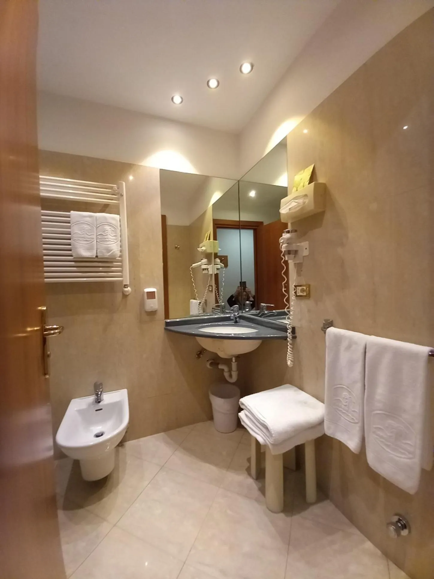 Shower in Piccolo Hotel