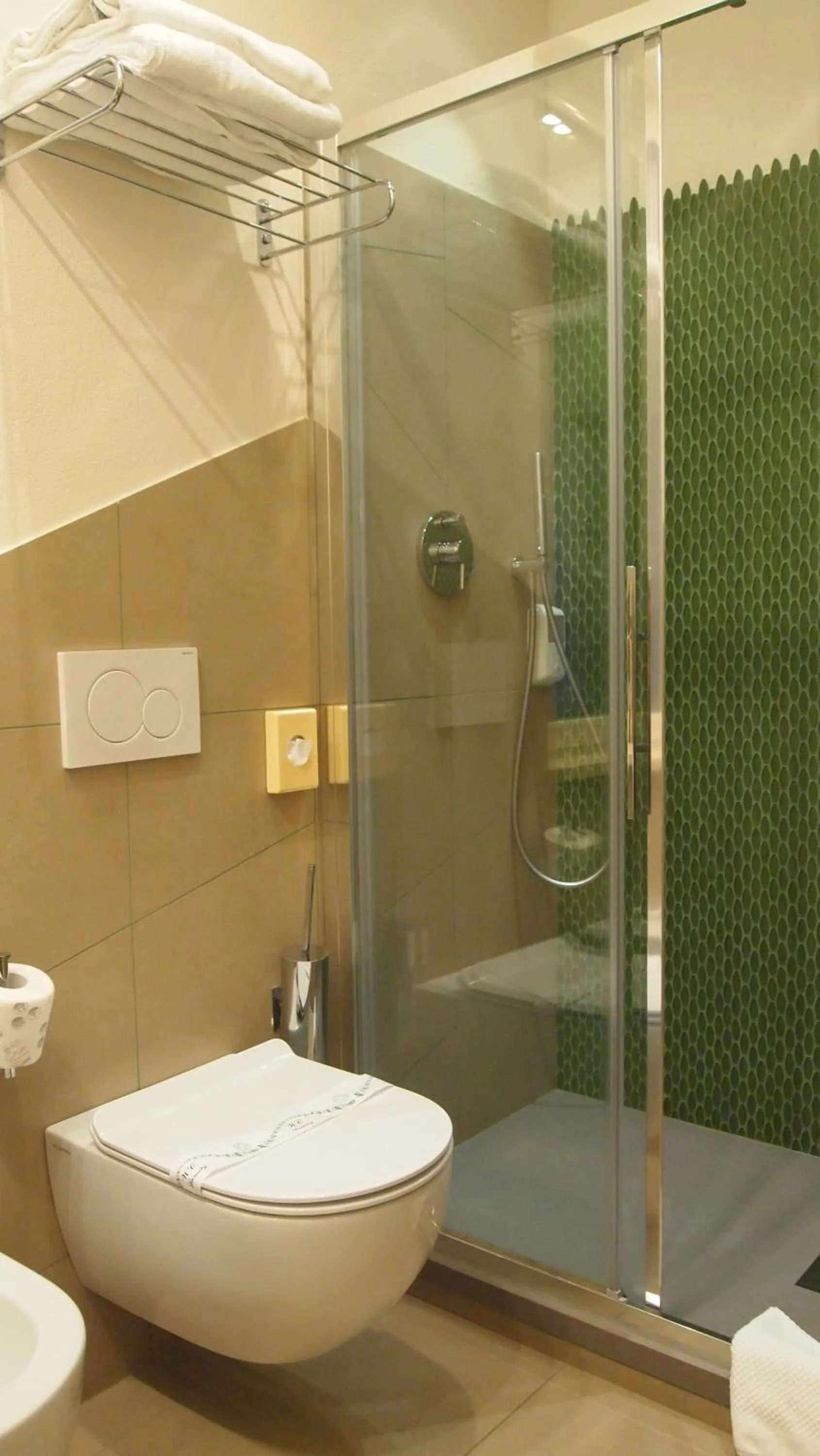 Bathroom in Piccolo Hotel