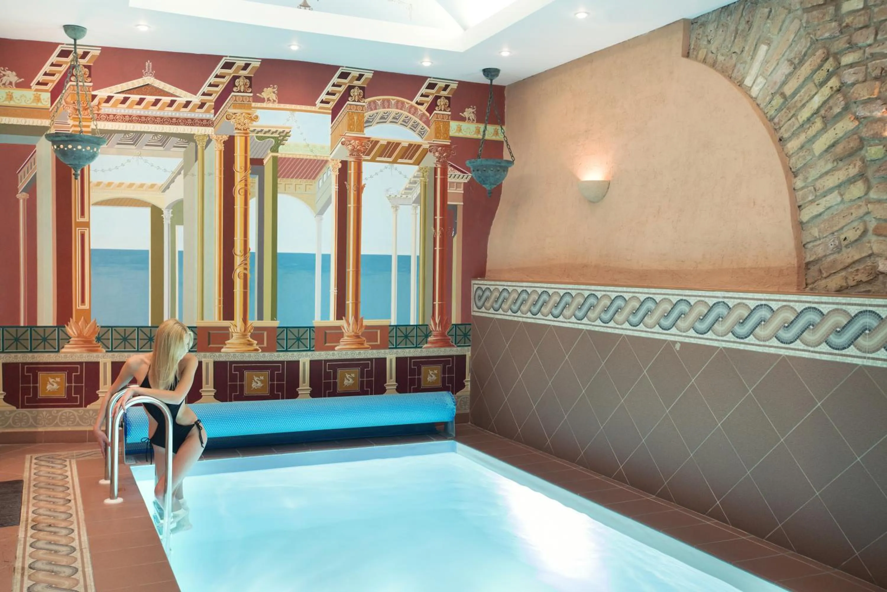 Swimming pool in Stikliai Palace Residence