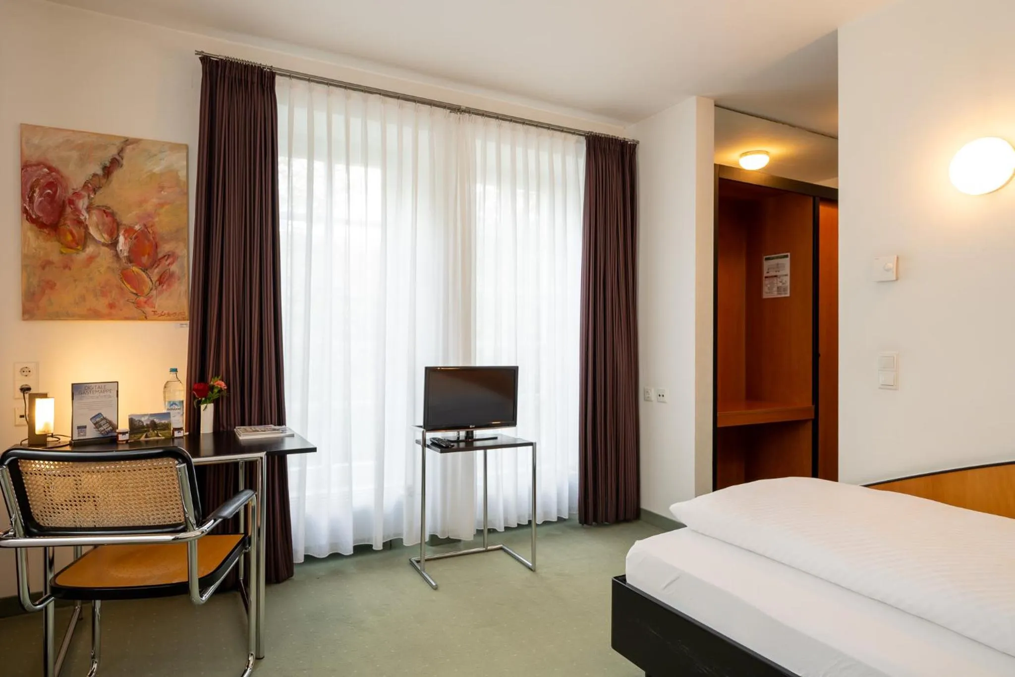 Photo of the whole room, Bed in Schloss Lautrach