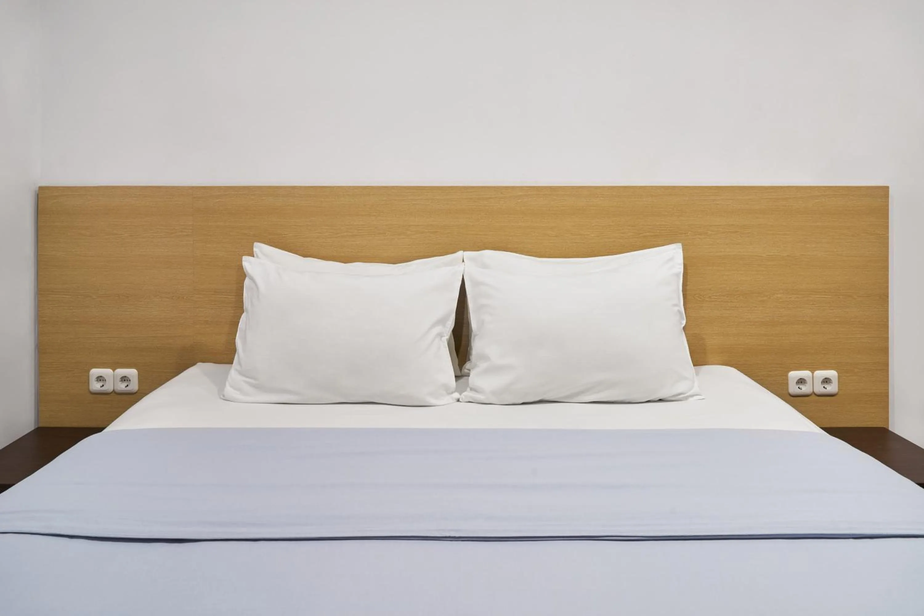 Bedroom, Bed in Kamala House