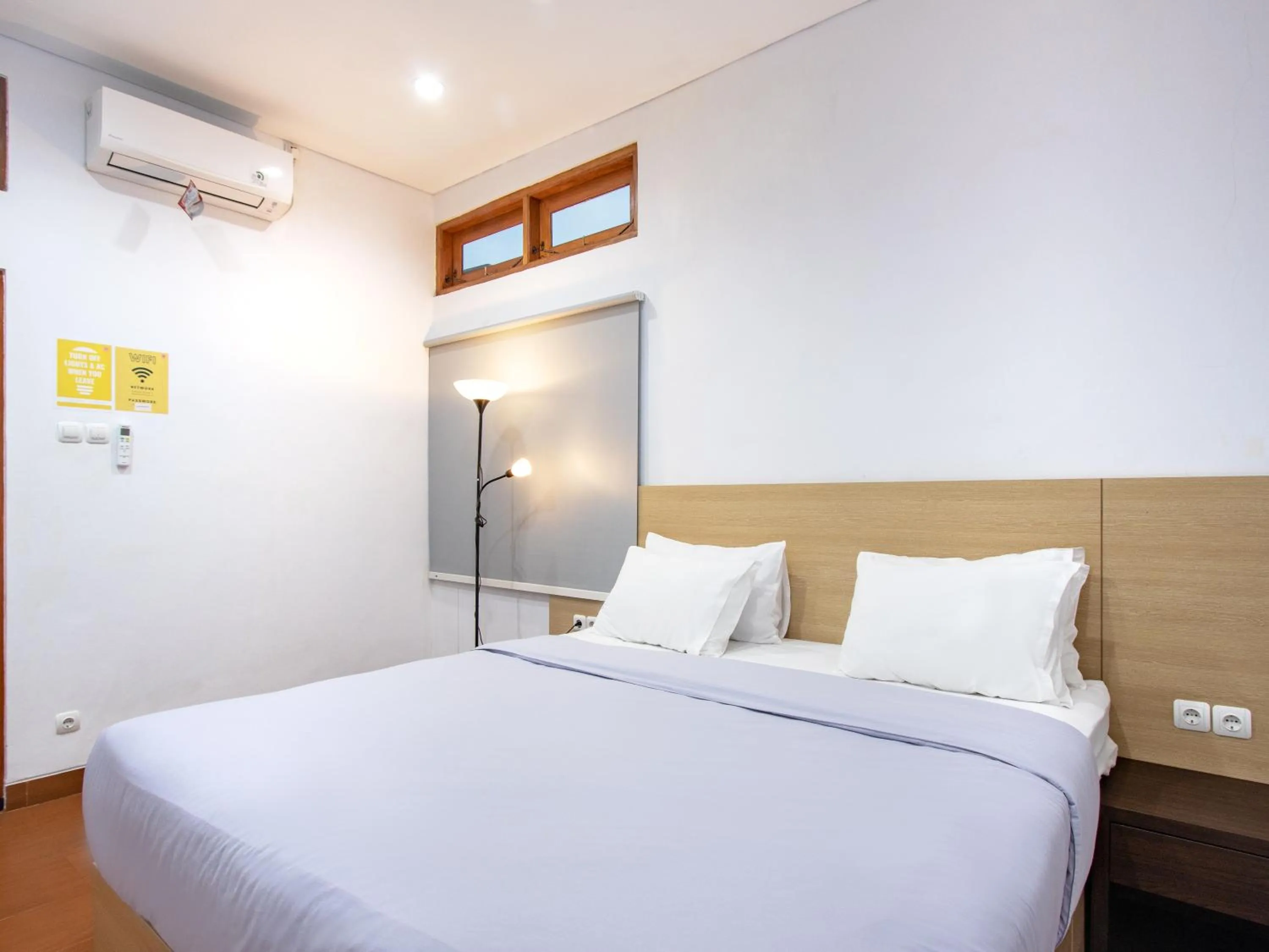 Bedroom, Bed in Kamala House