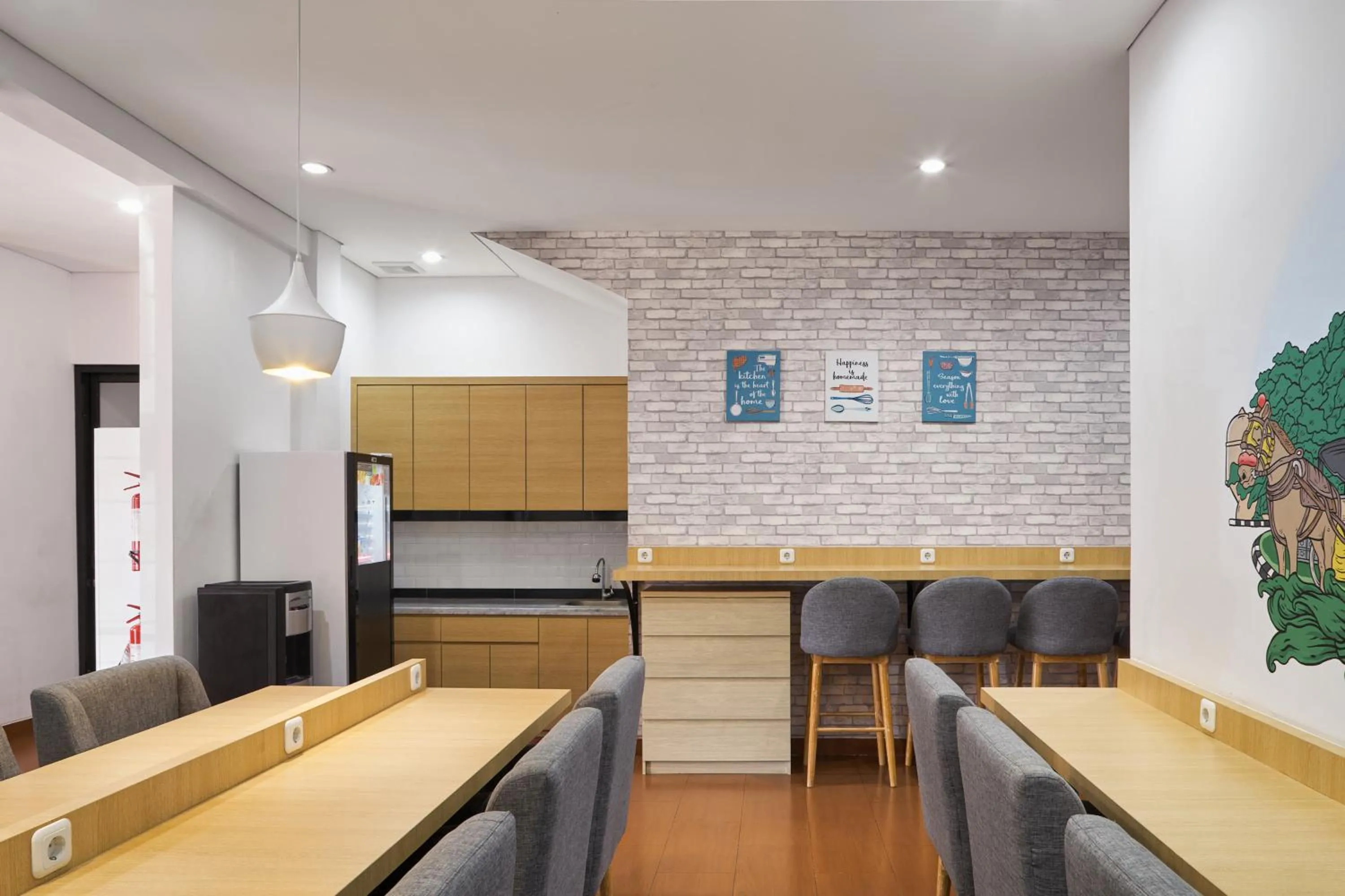 Communal lounge/ TV room in Kamala House