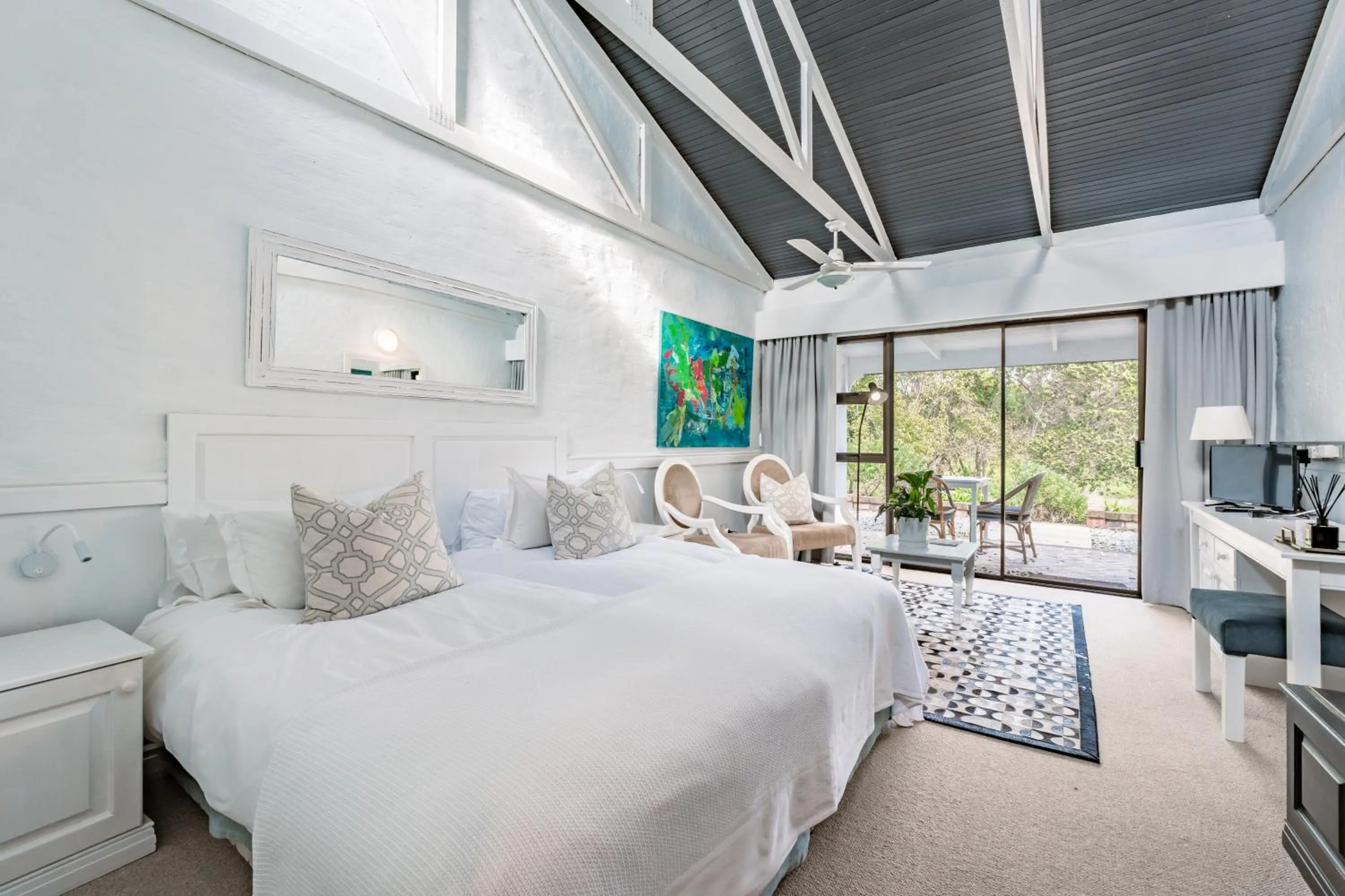 Photo of the whole room, Bed in Bitou River Lodge