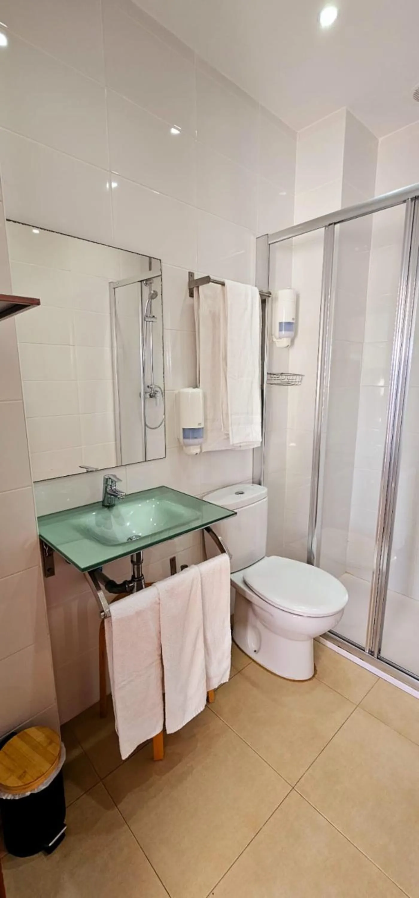 Bathroom in Hotel Artxanda Bilbao, Parking Gratuito en el Exterior Junto al Hotel