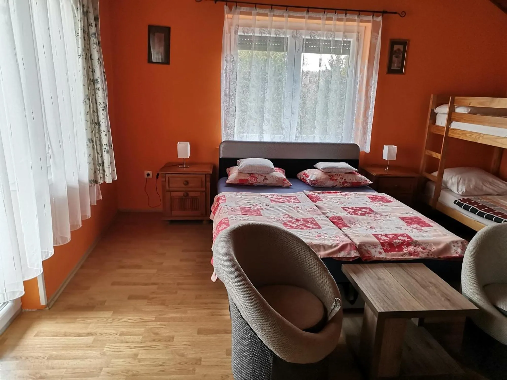Bed in Fenyő Vendégház