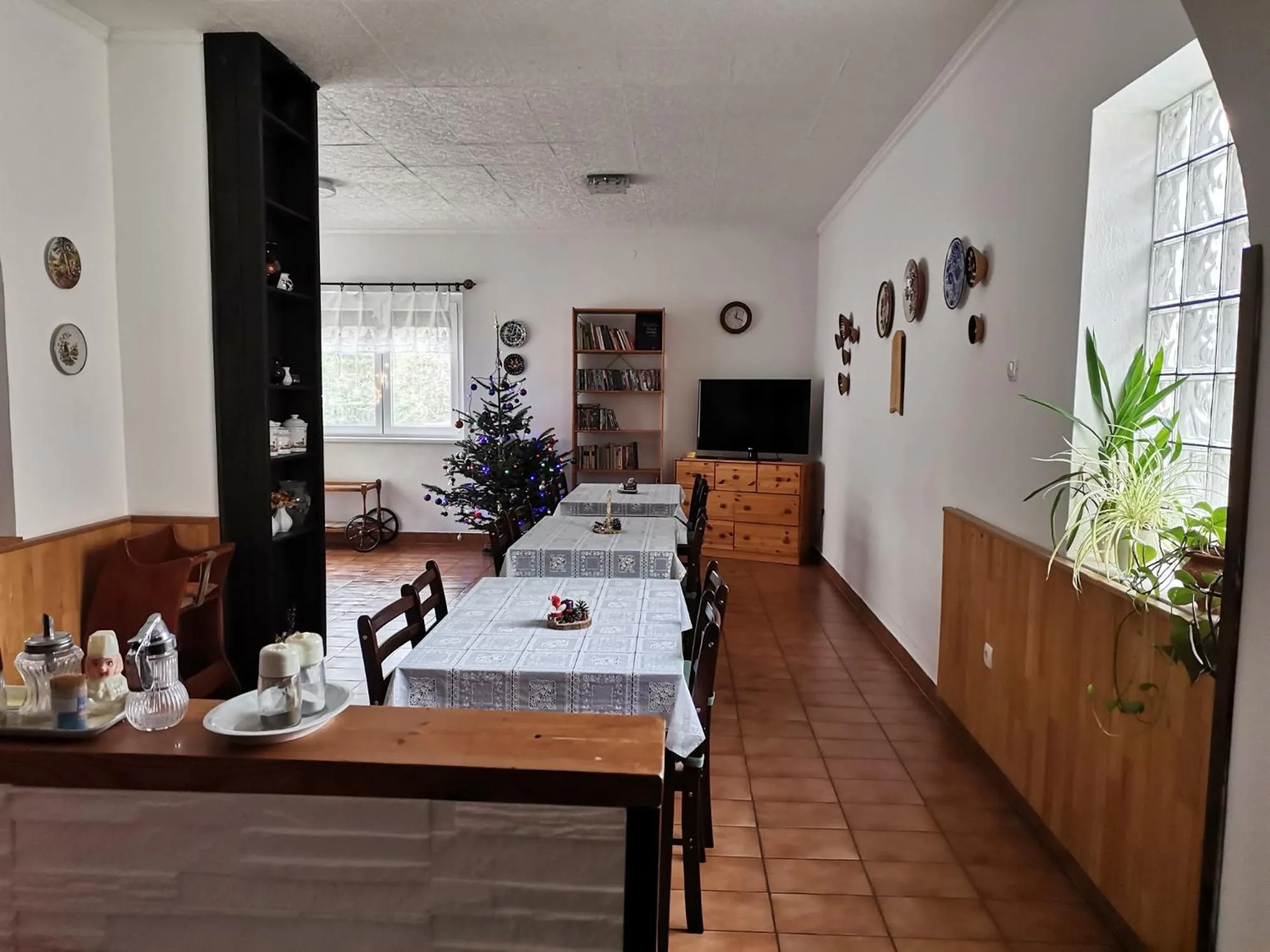 Kitchen or kitchenette, Bed in Fenyő Vendégház