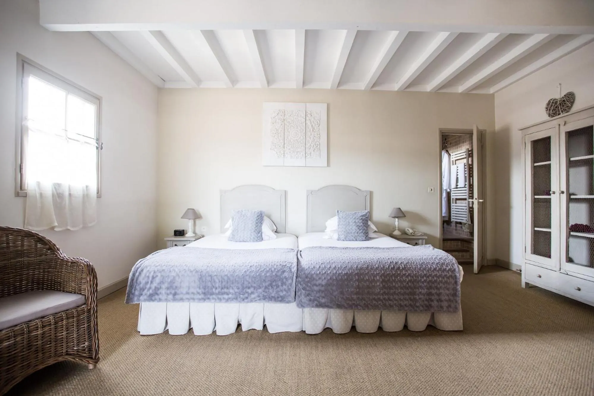 Photo of the whole room, Bed in La Regalido