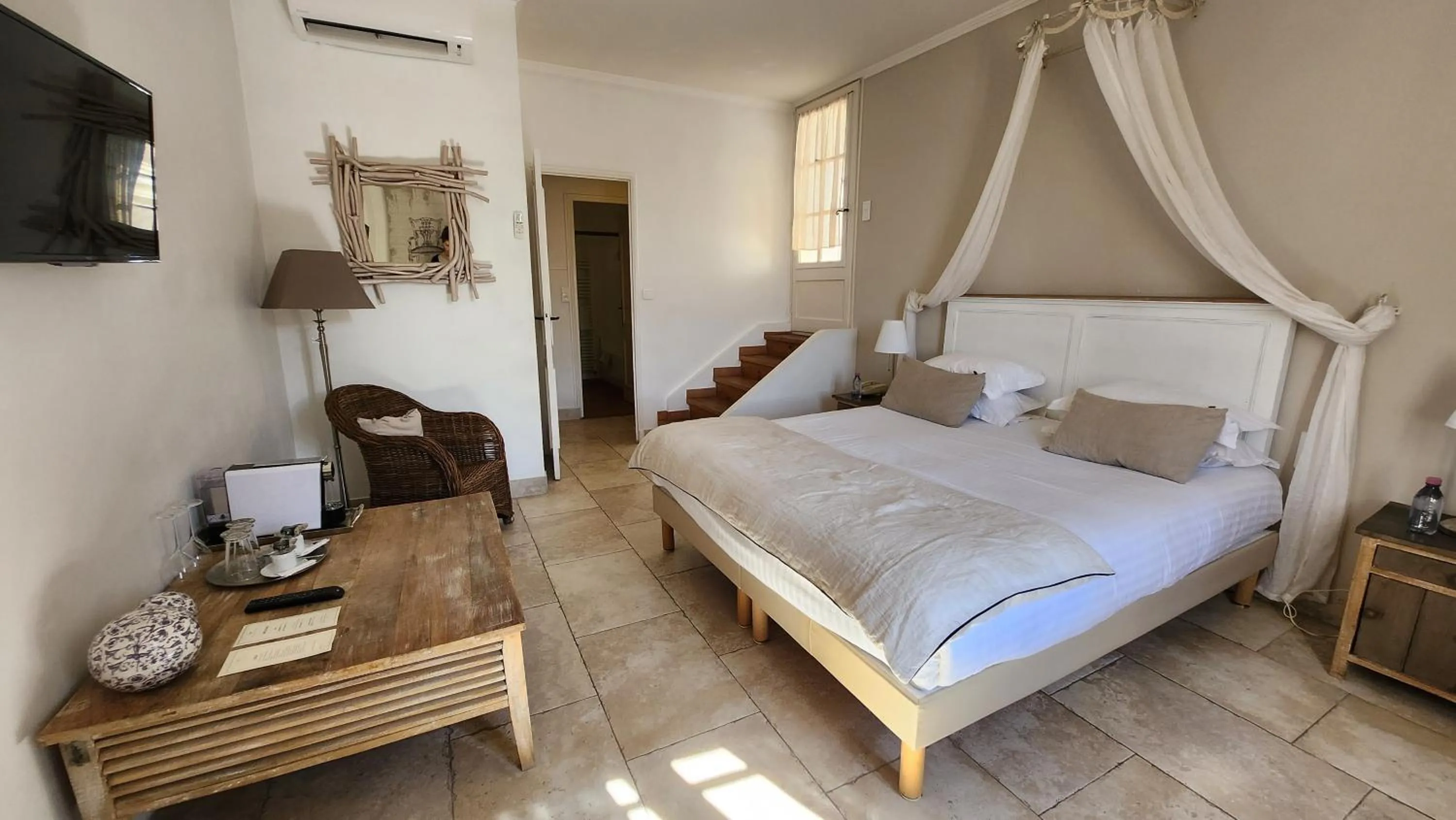 Photo of the whole room, Bed in La Regalido