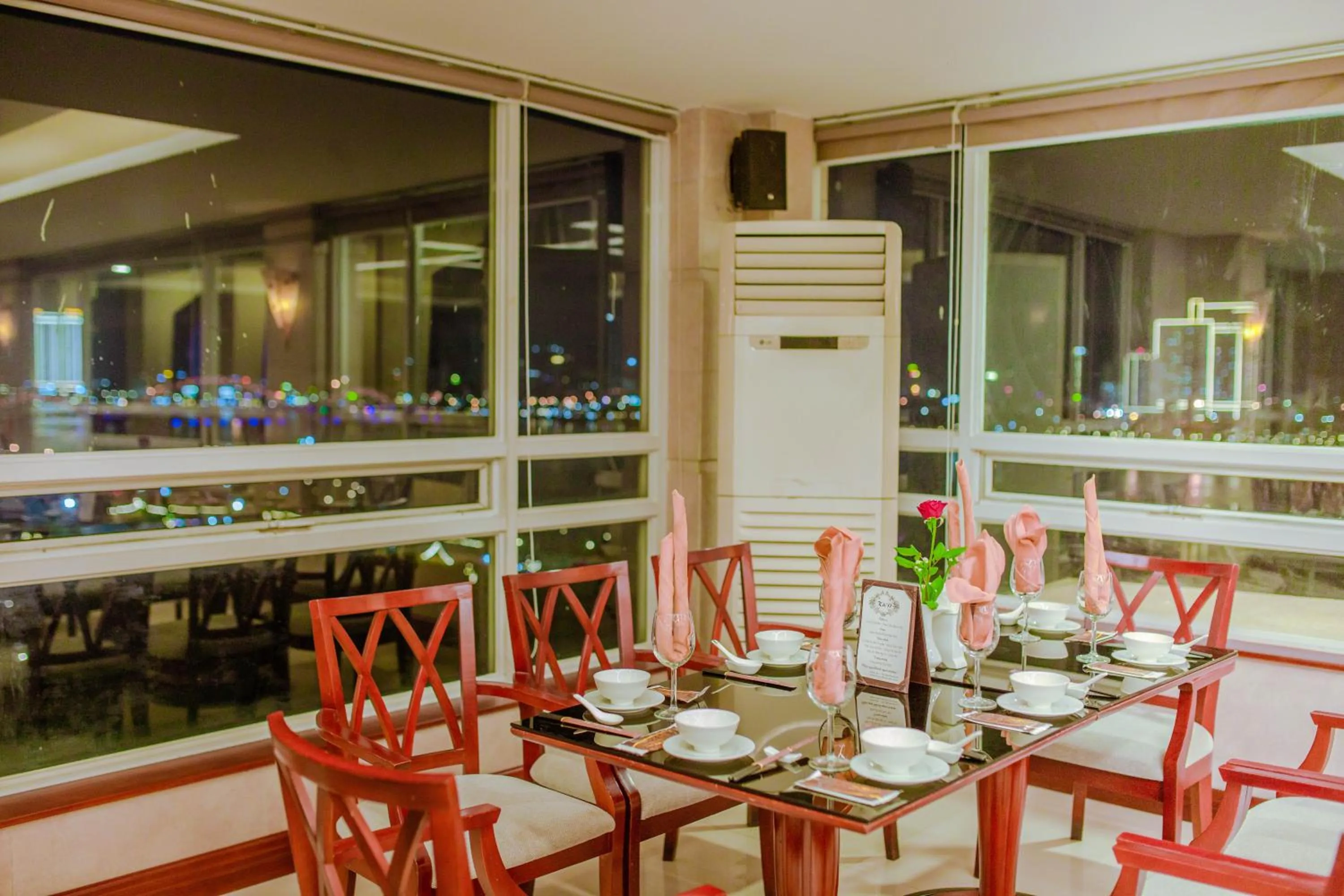 Restaurant/places to eat in Minh Toan Athena Hotel