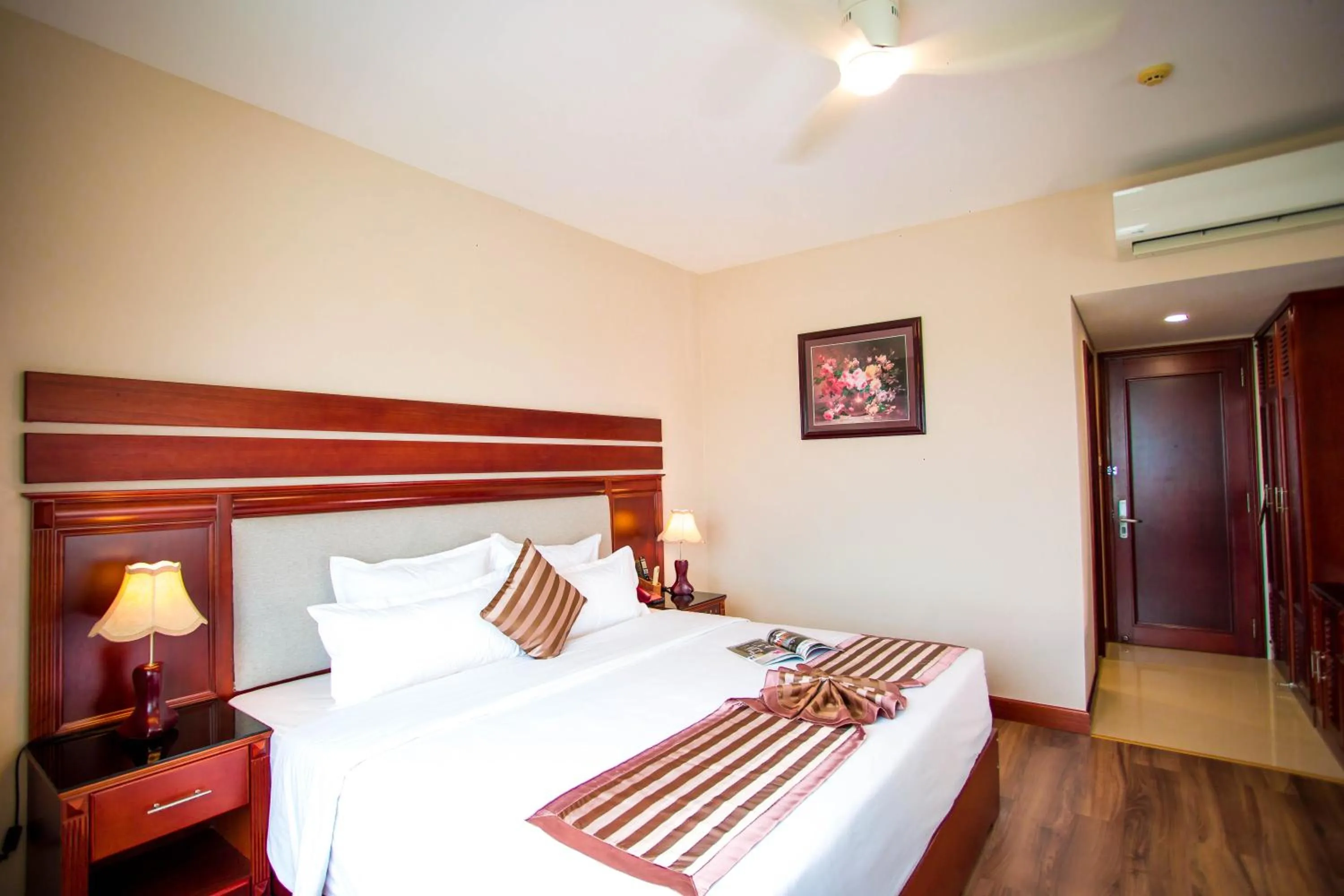 Photo of the whole room in Minh Toan Athena Hotel