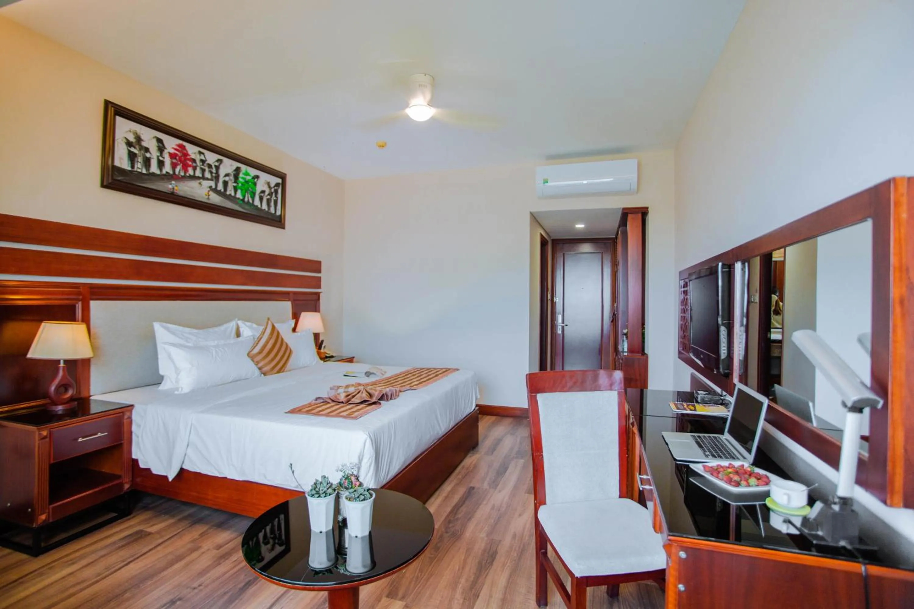 Photo of the whole room in Minh Toan Athena Hotel