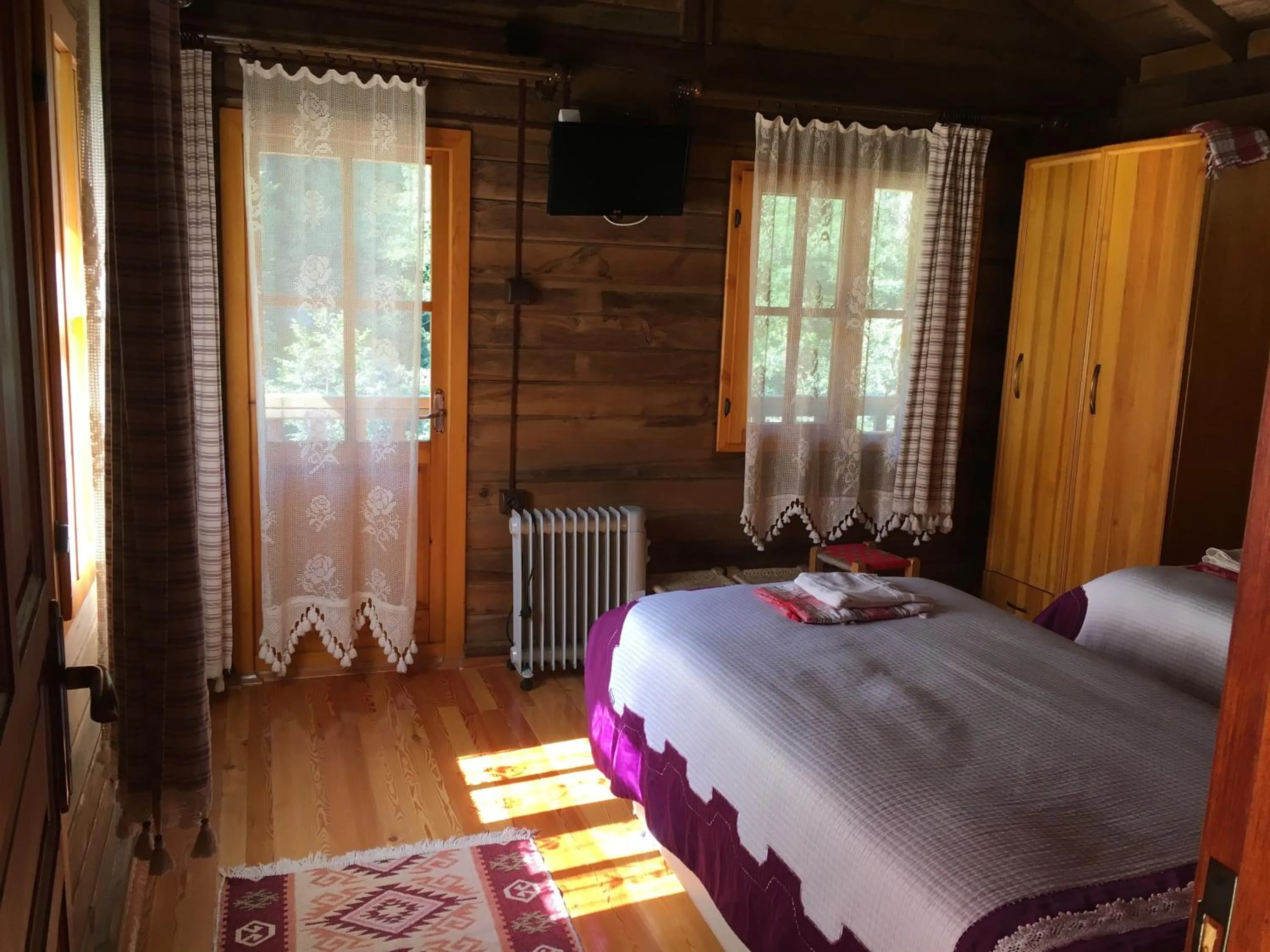 Decorative detail, Bed in Mencuna Konaklari