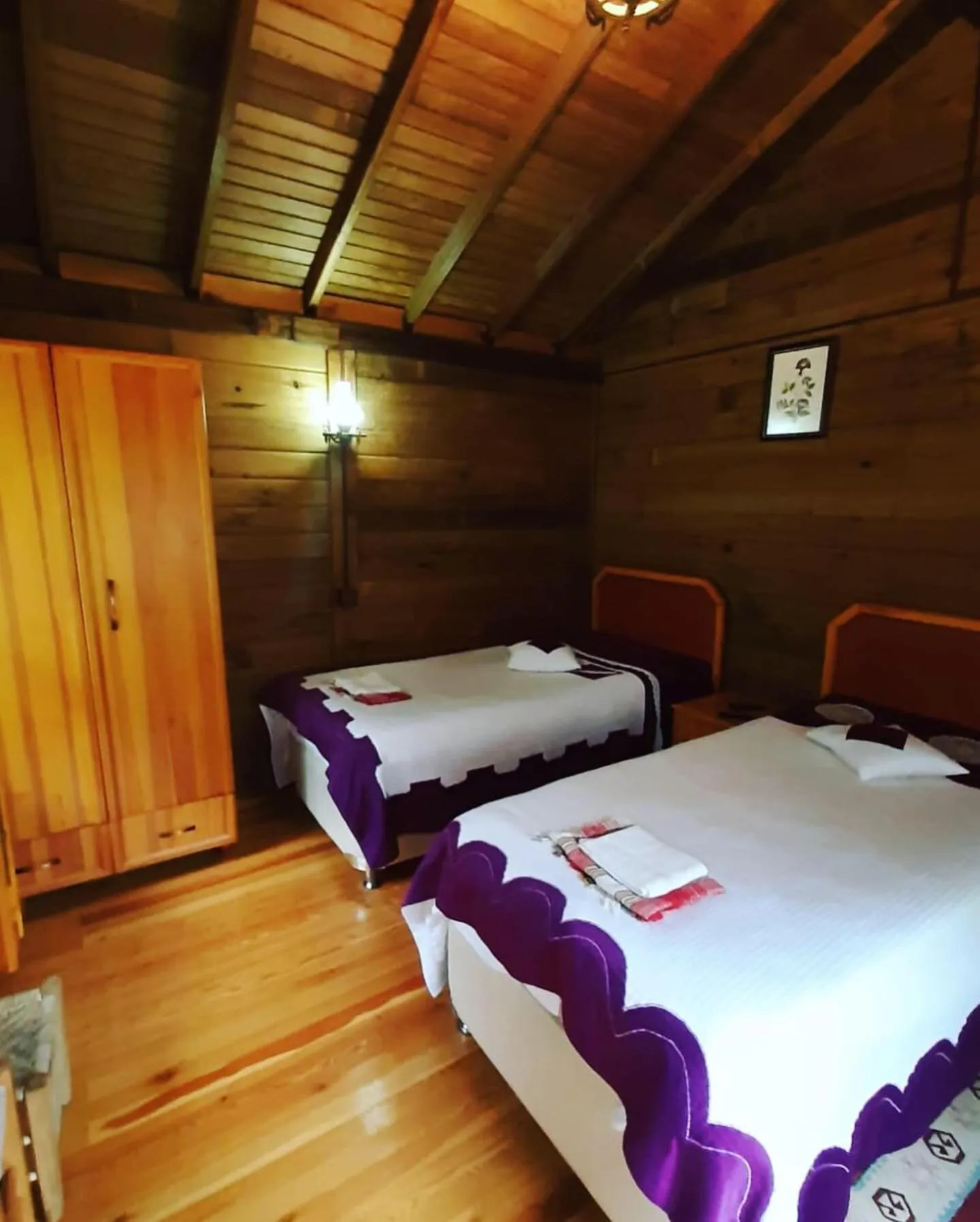 Photo of the whole room, Bed in Mencuna Konaklari