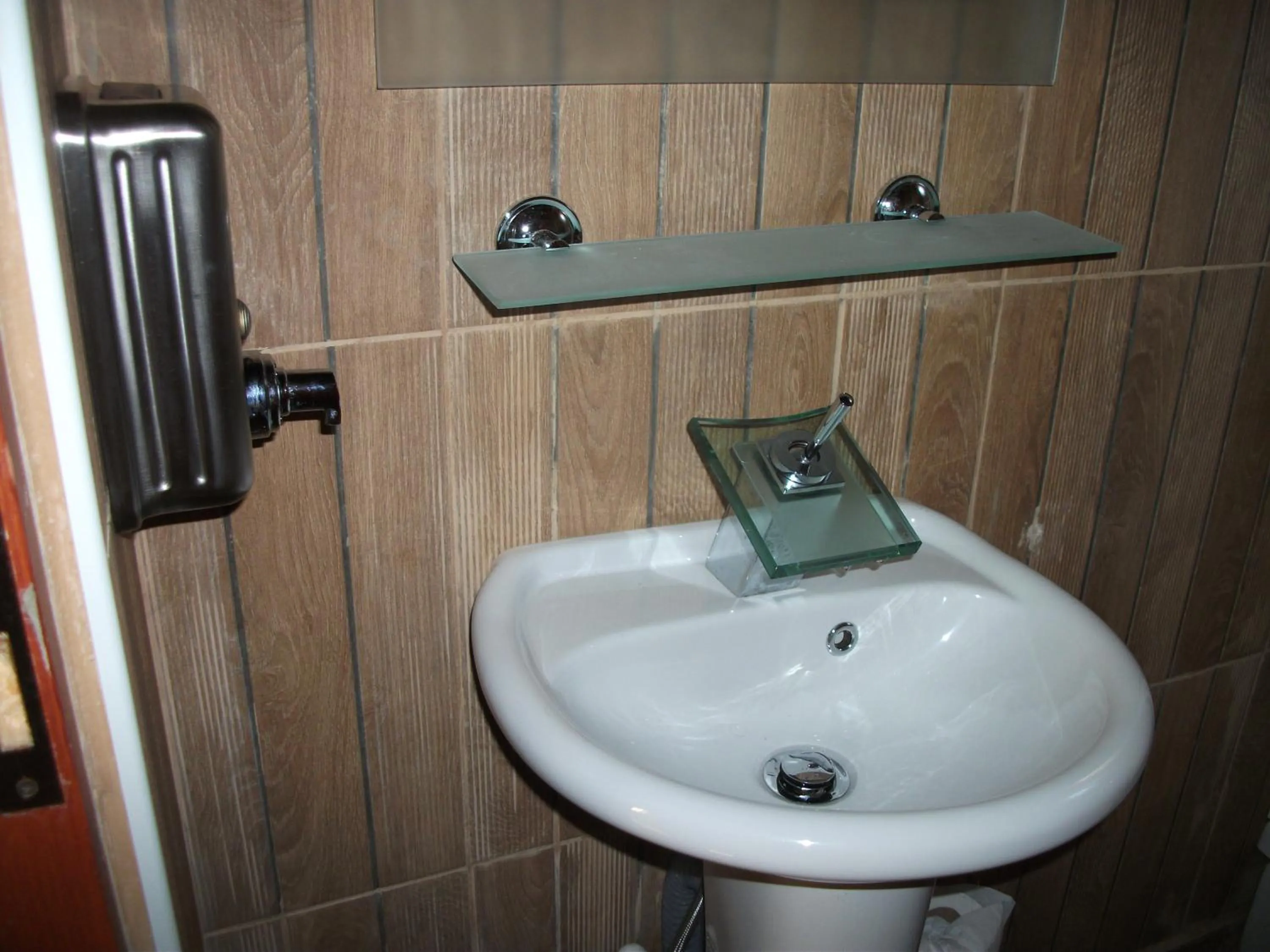 Bathroom in Mencuna Konaklari