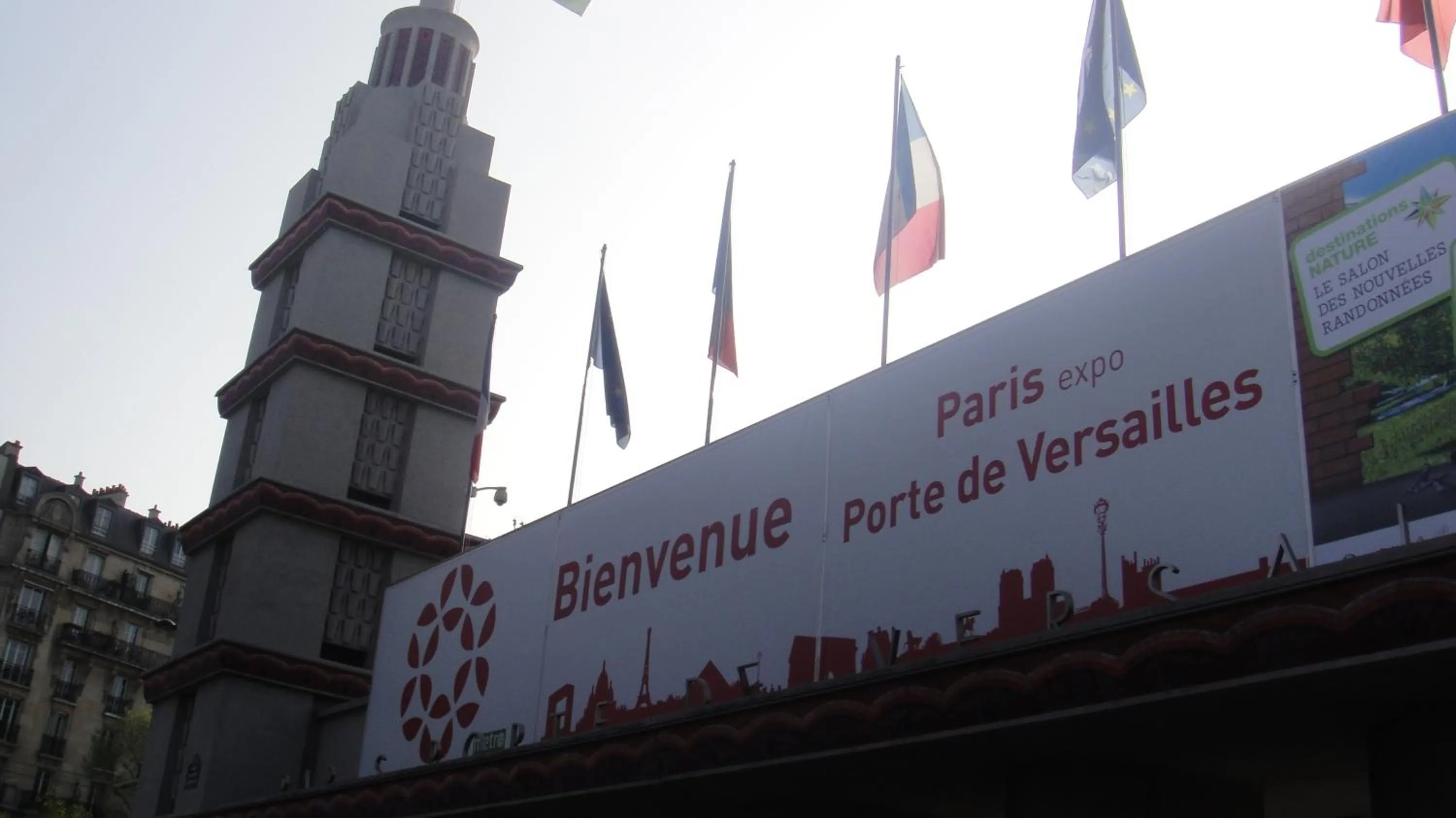 Logo/Certificate/Sign in Hôtel le Petit Château proche parc des expositions porte de versailles
