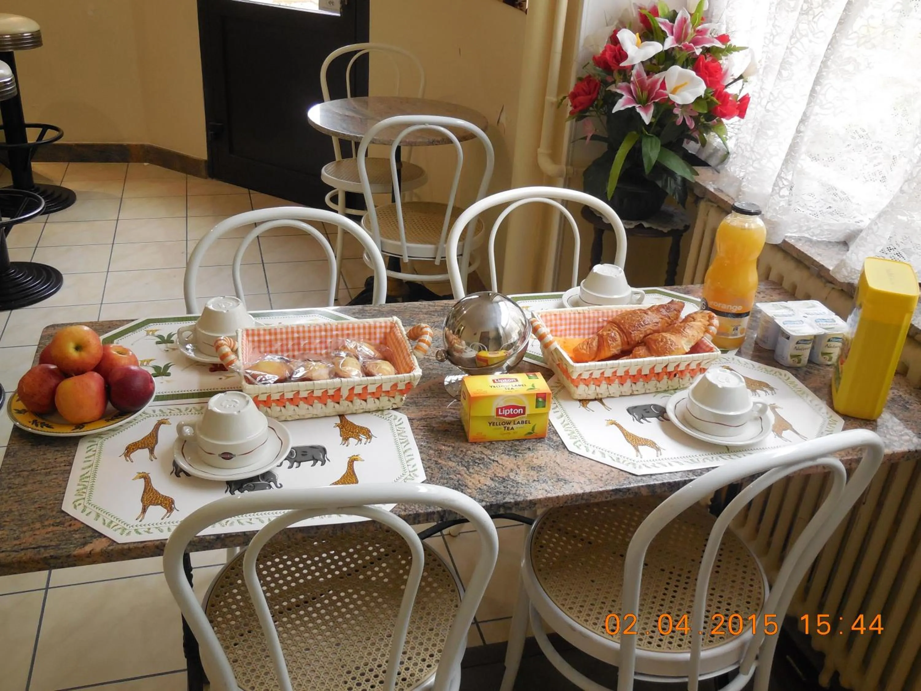 Drinks in Hôtel le Petit Château proche parc des expositions porte de versailles