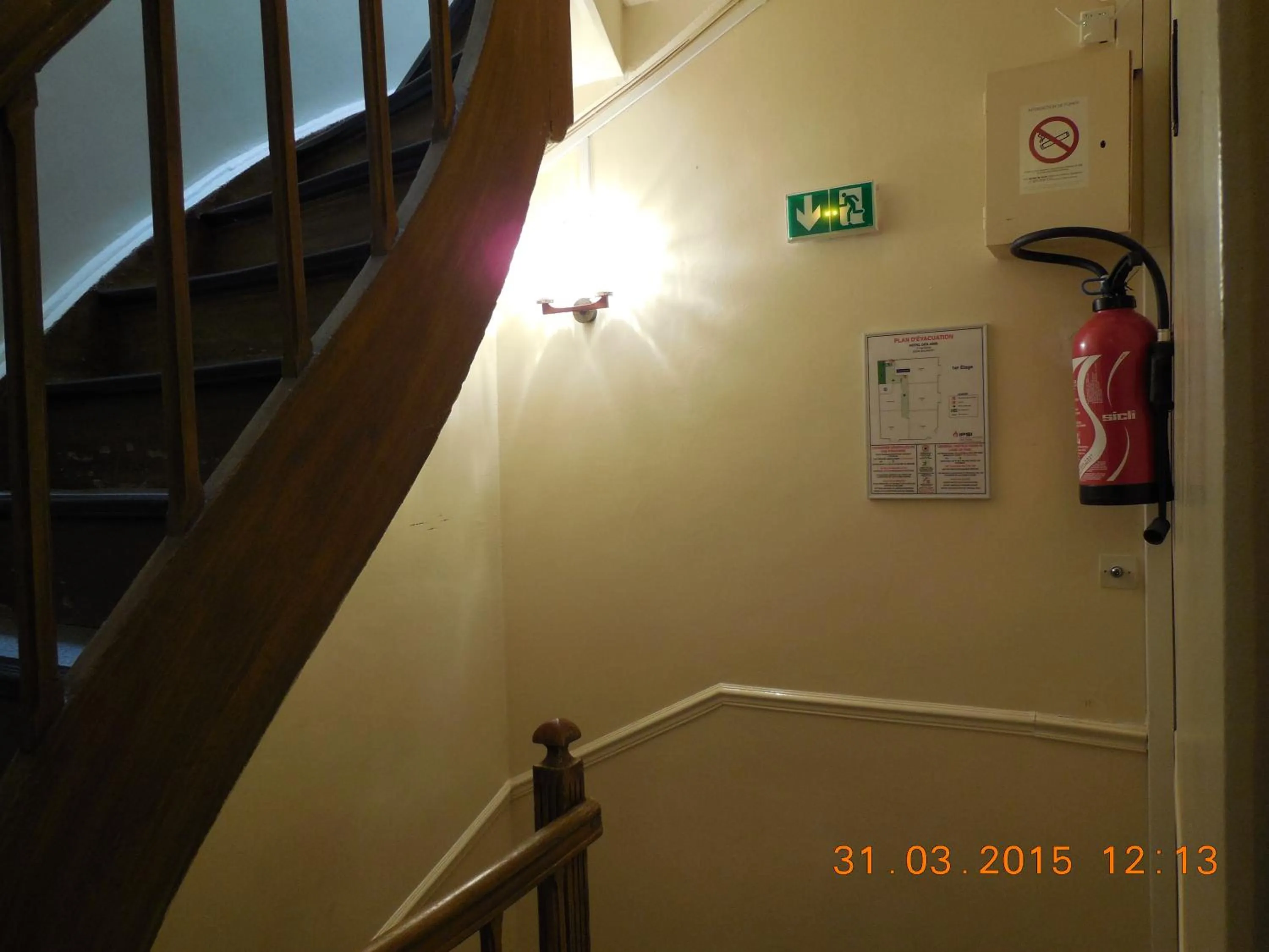 Lobby or reception in Hôtel le Petit Château proche parc des expositions porte de versailles