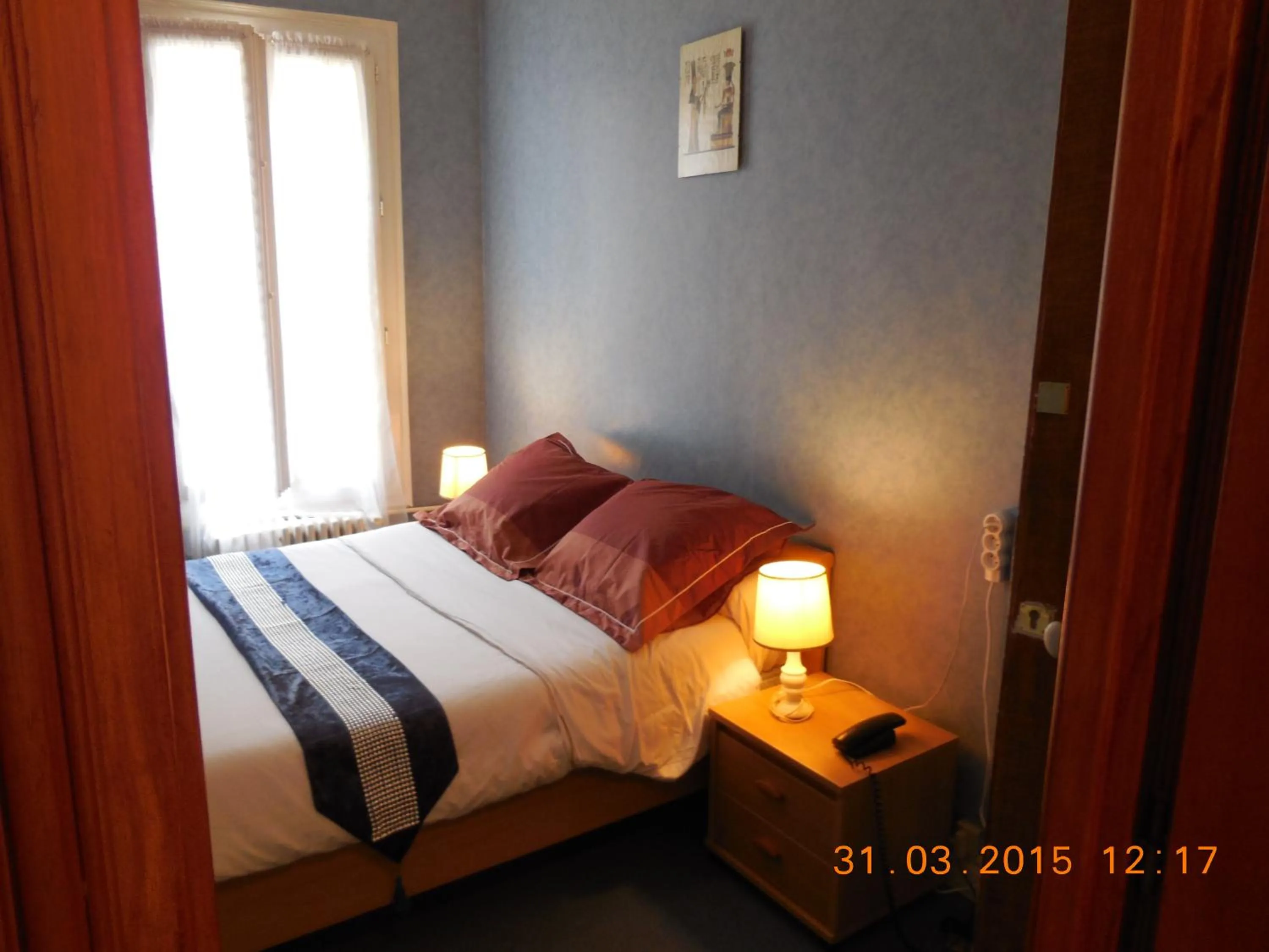 Bed in Hôtel le Petit Château proche parc des expositions porte de versailles