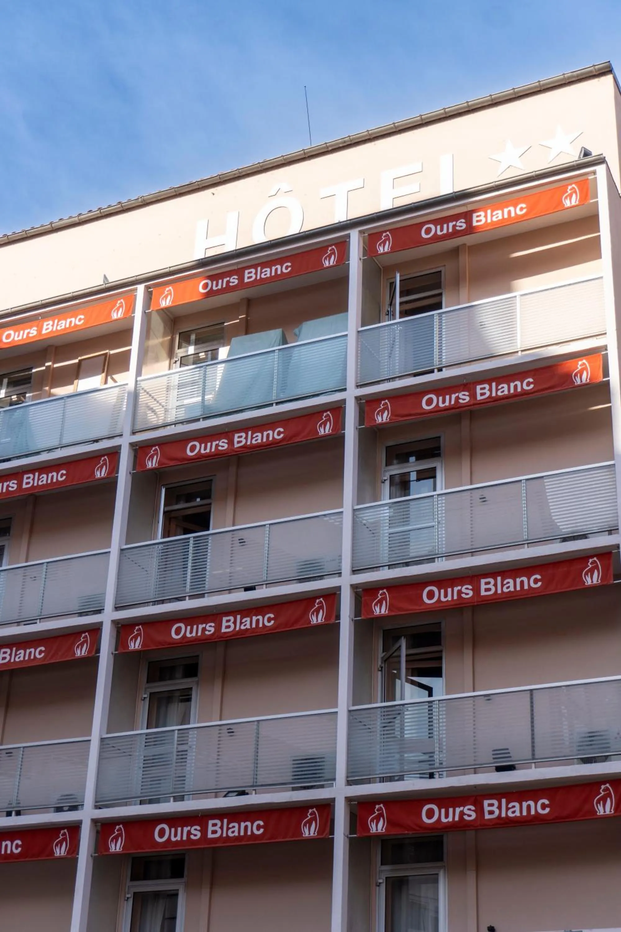 Property building in Hotel Ours Blanc - Victor Hugo