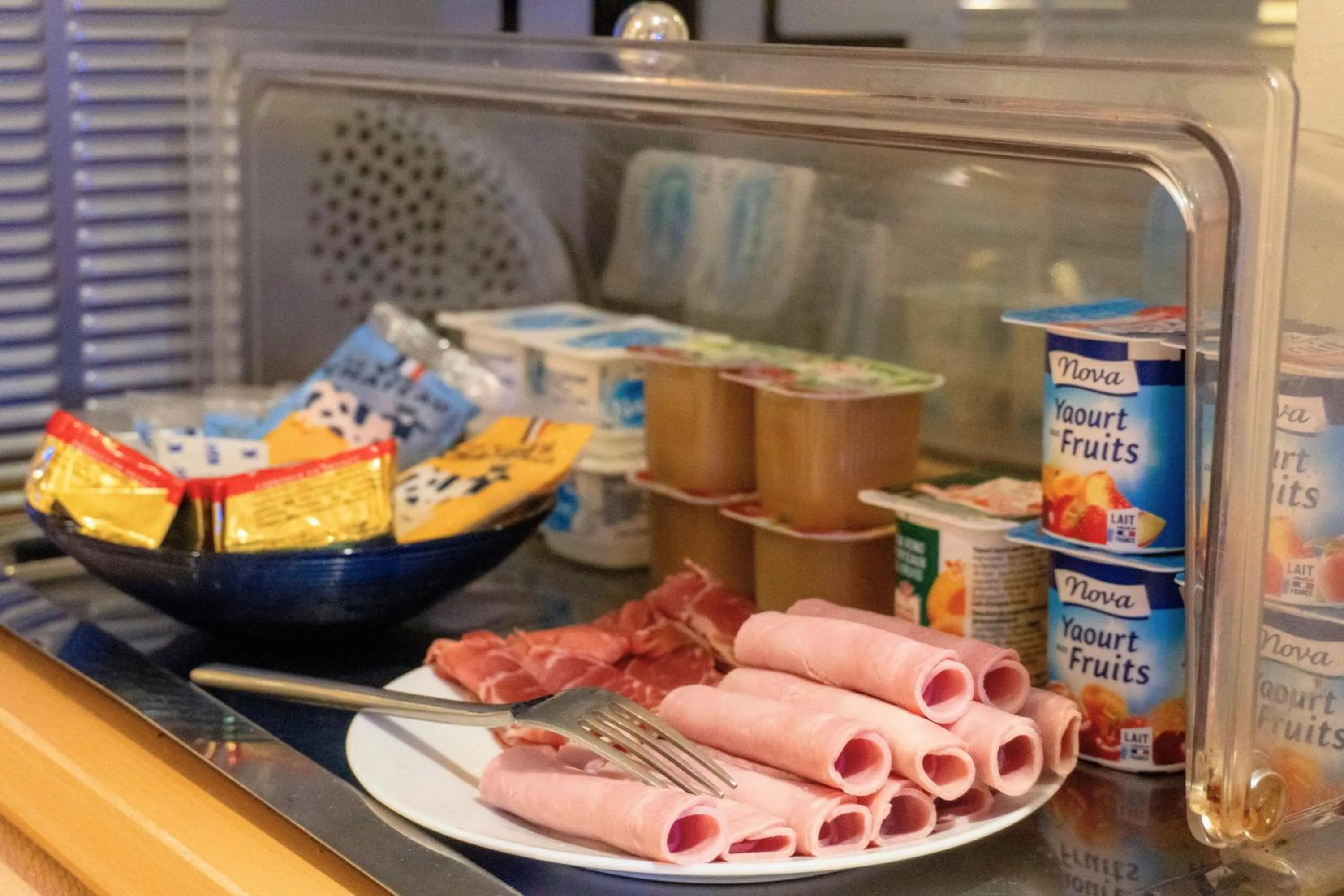 Breakfast in Hotel Ours Blanc - Victor Hugo