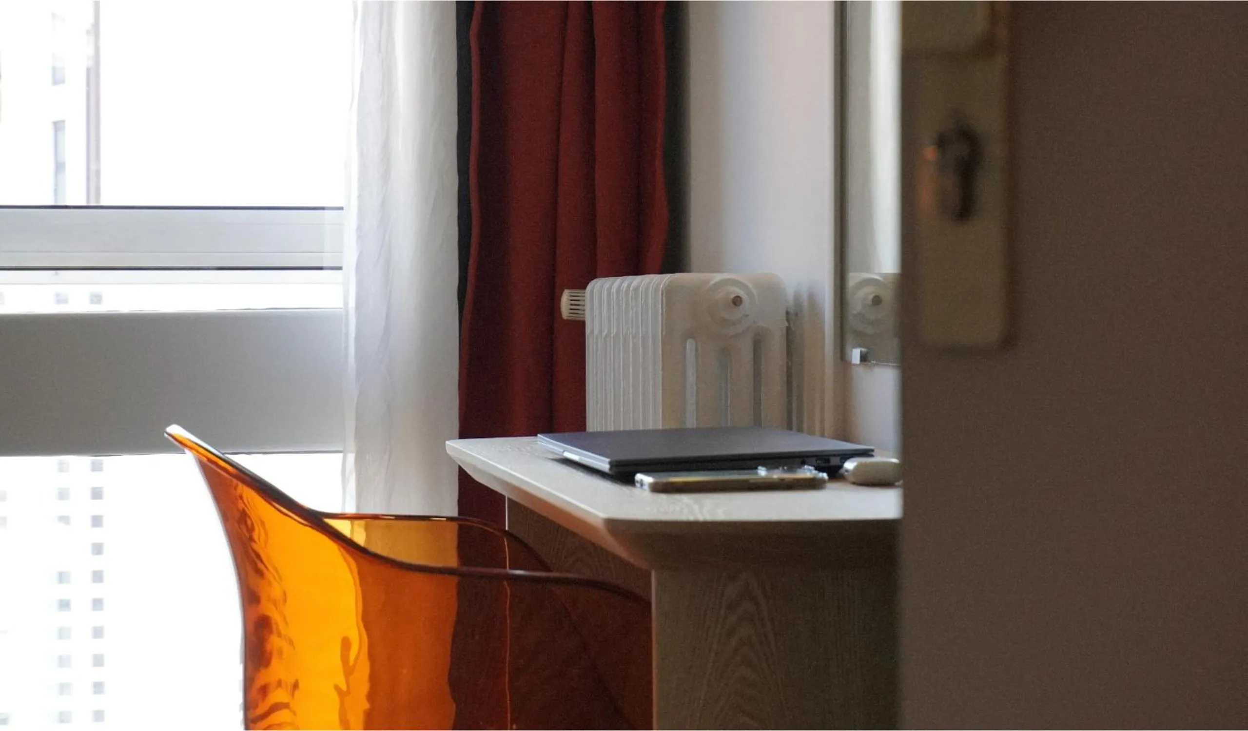 Seating area in Hotel Ours Blanc - Victor Hugo