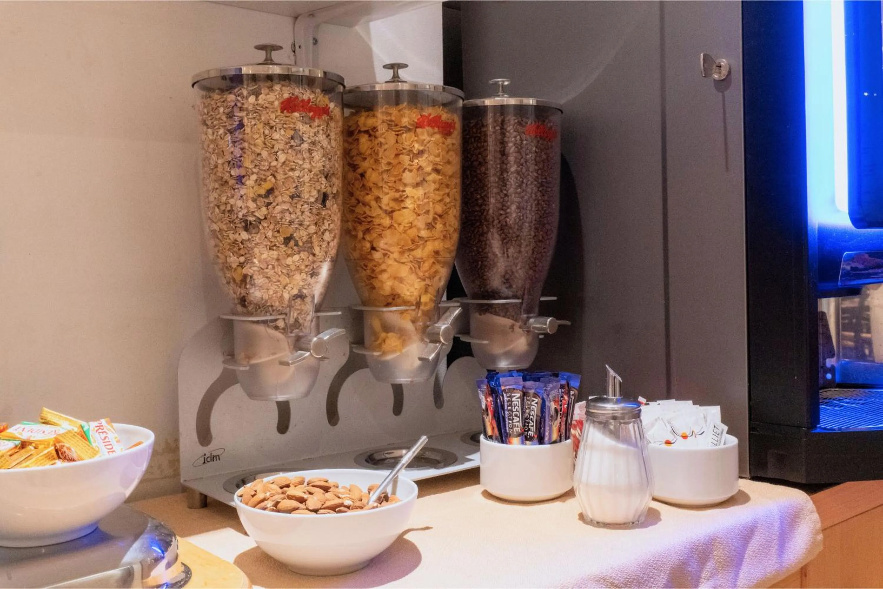 Breakfast in Hotel Ours Blanc - Victor Hugo