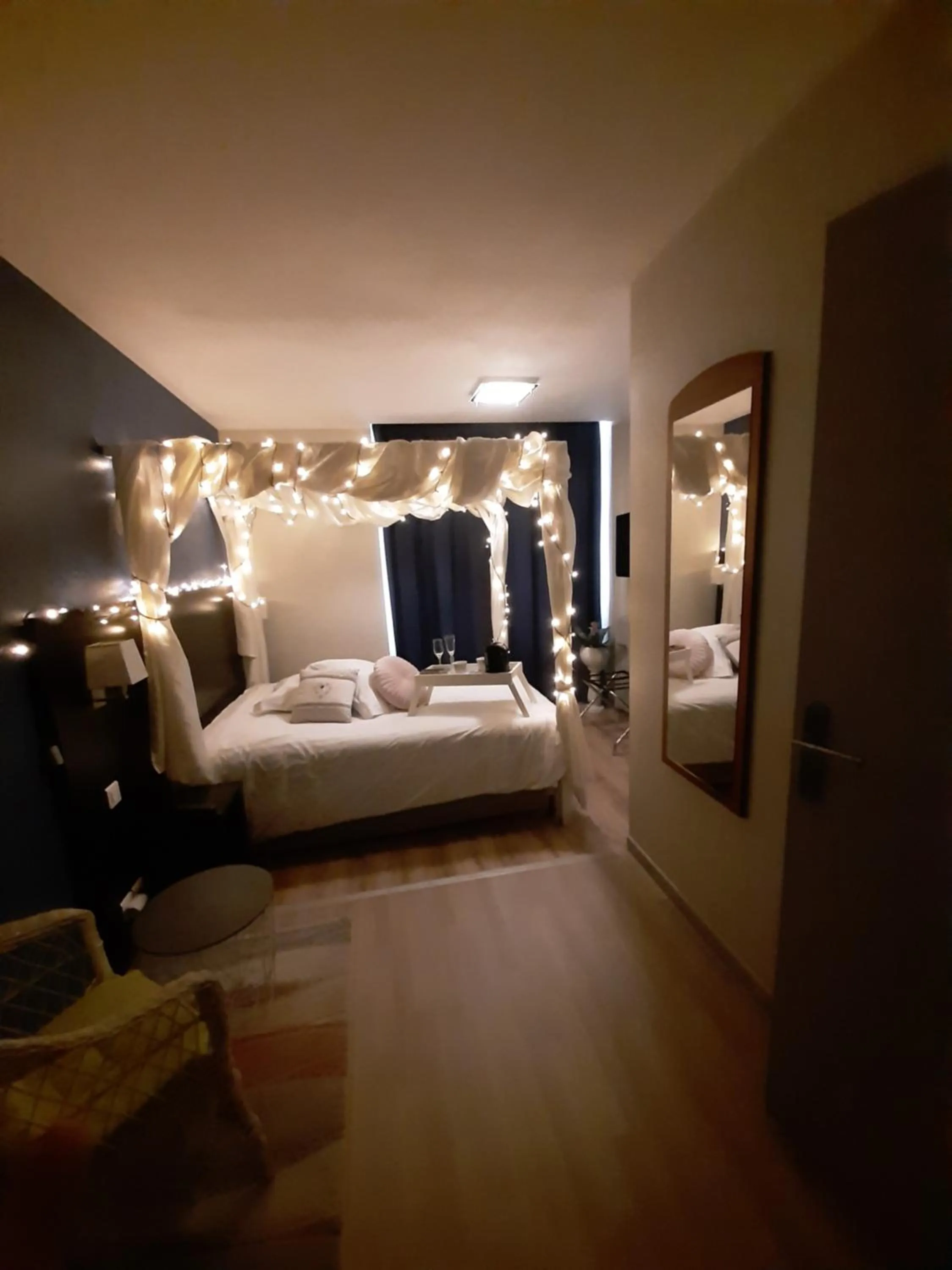 Photo of the whole room, Bed in Hotel Régina