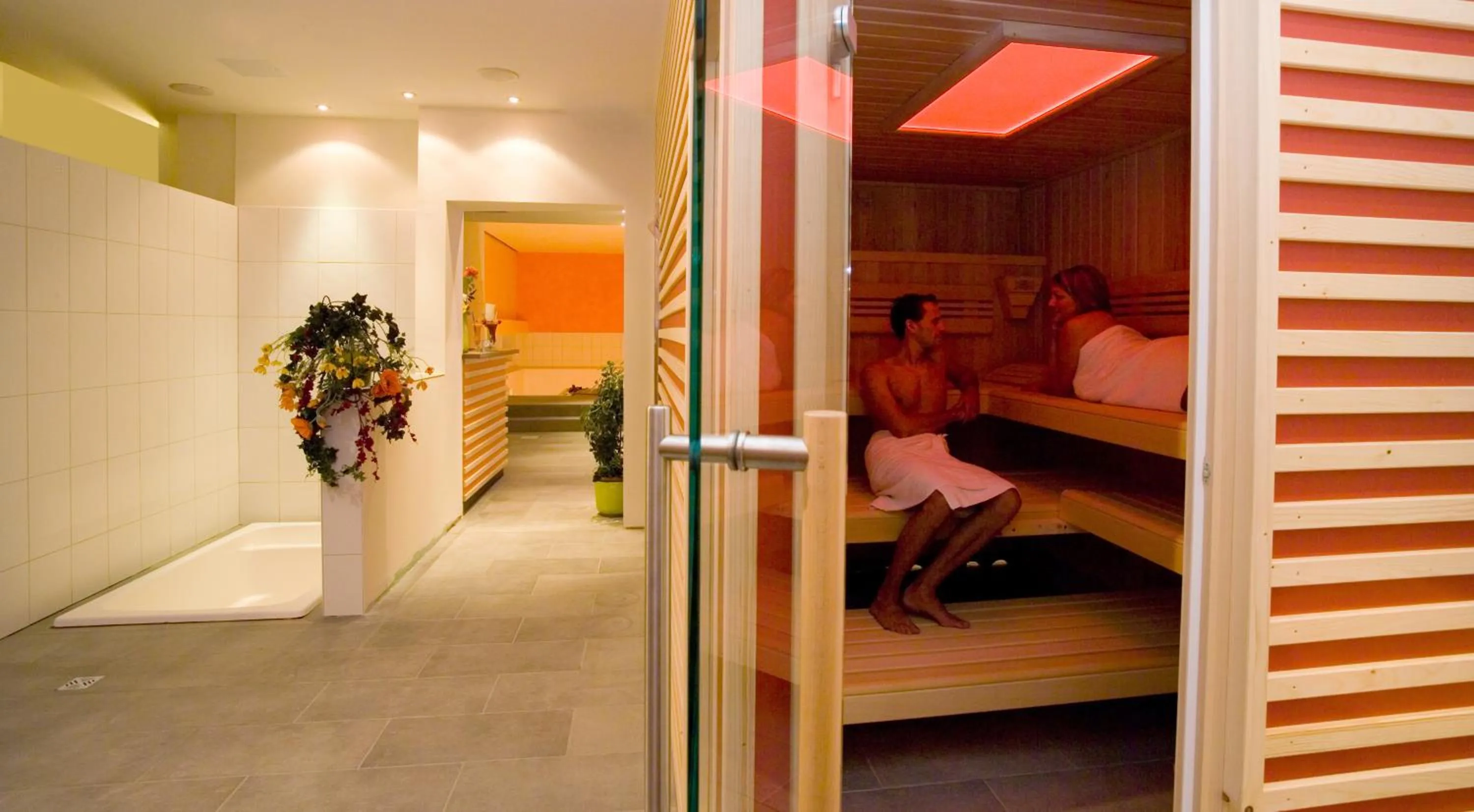 Sauna, Bed in Alphotel Ettal