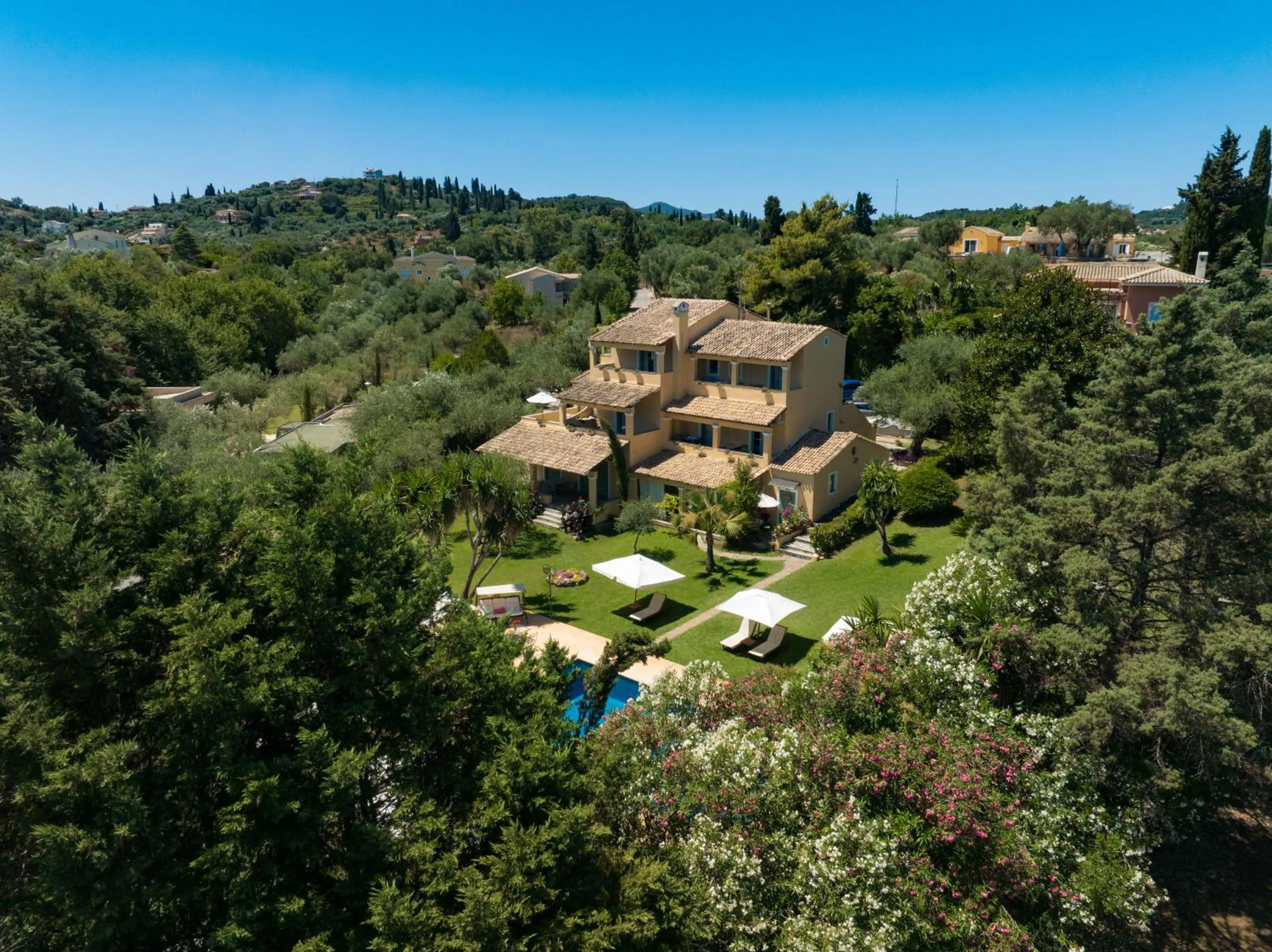 Property building in Isabella Country House