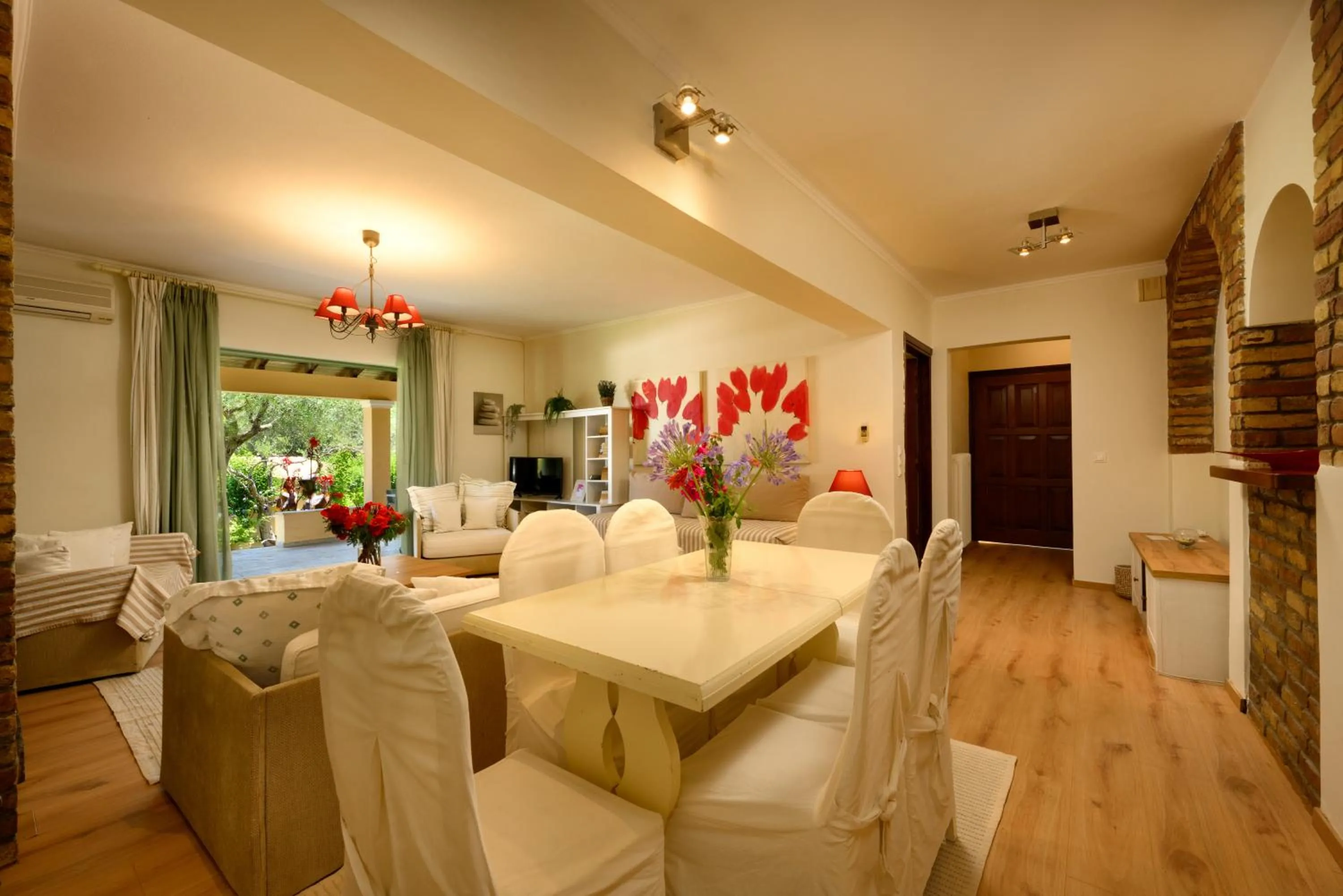 Kitchen or kitchenette in Isabella Country House