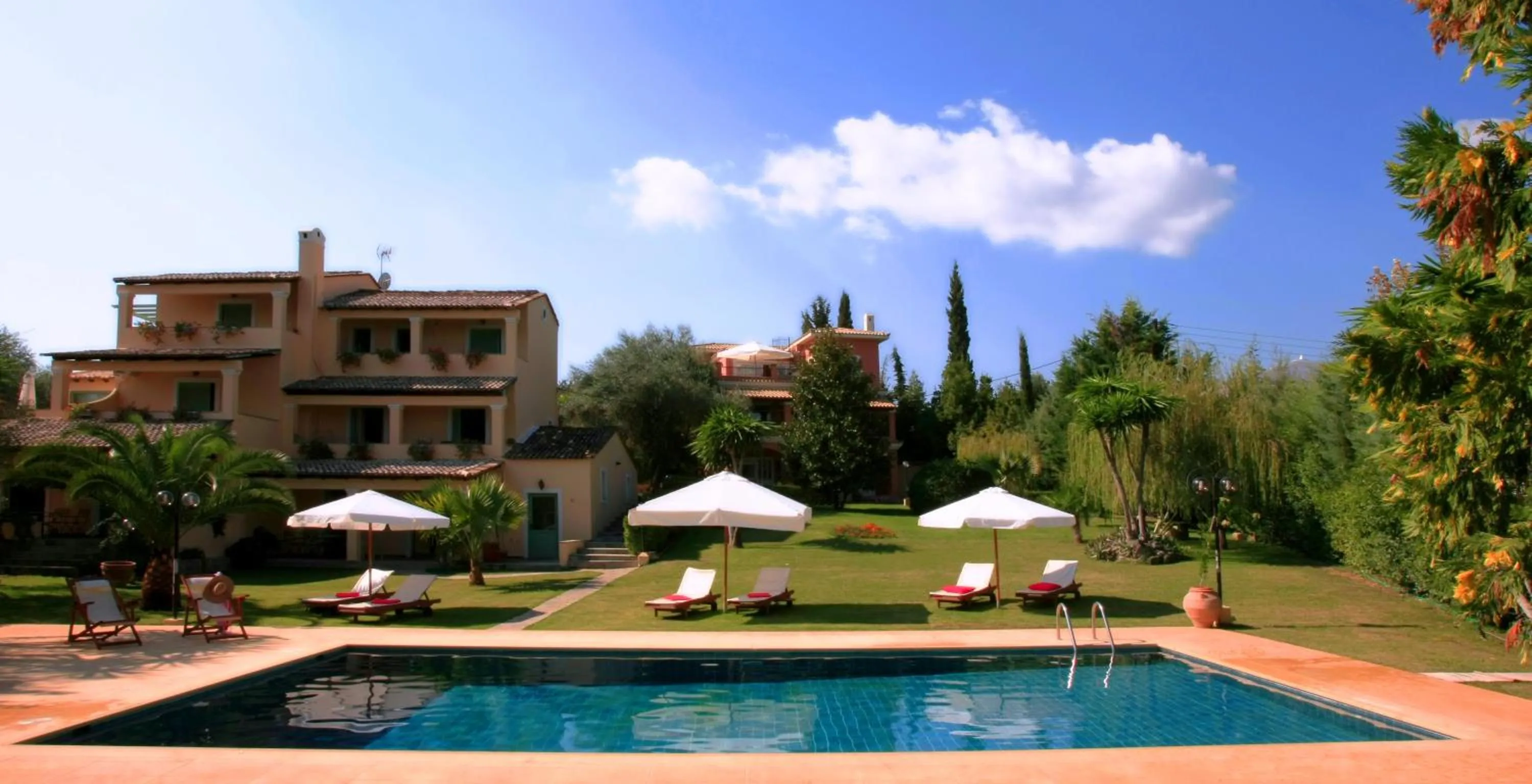 Facade/entrance in Isabella Country House