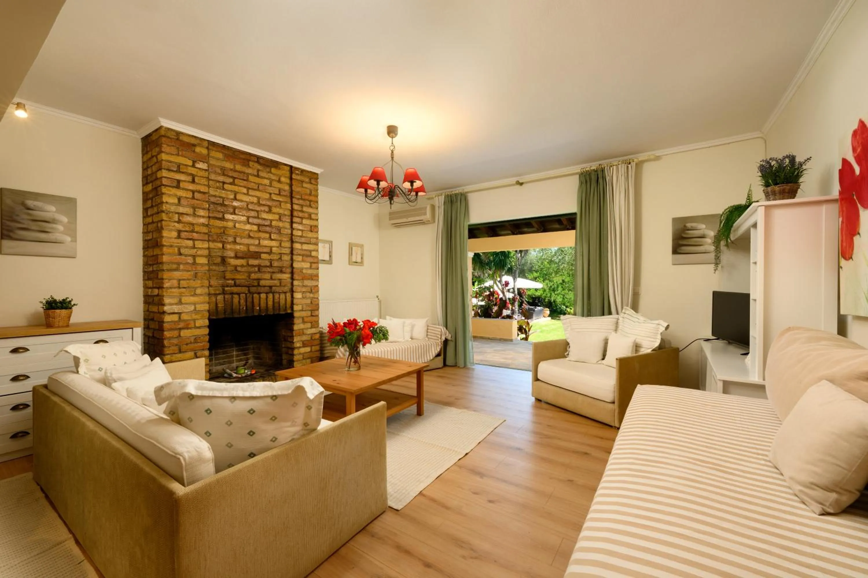 TV and multimedia in Isabella Country House