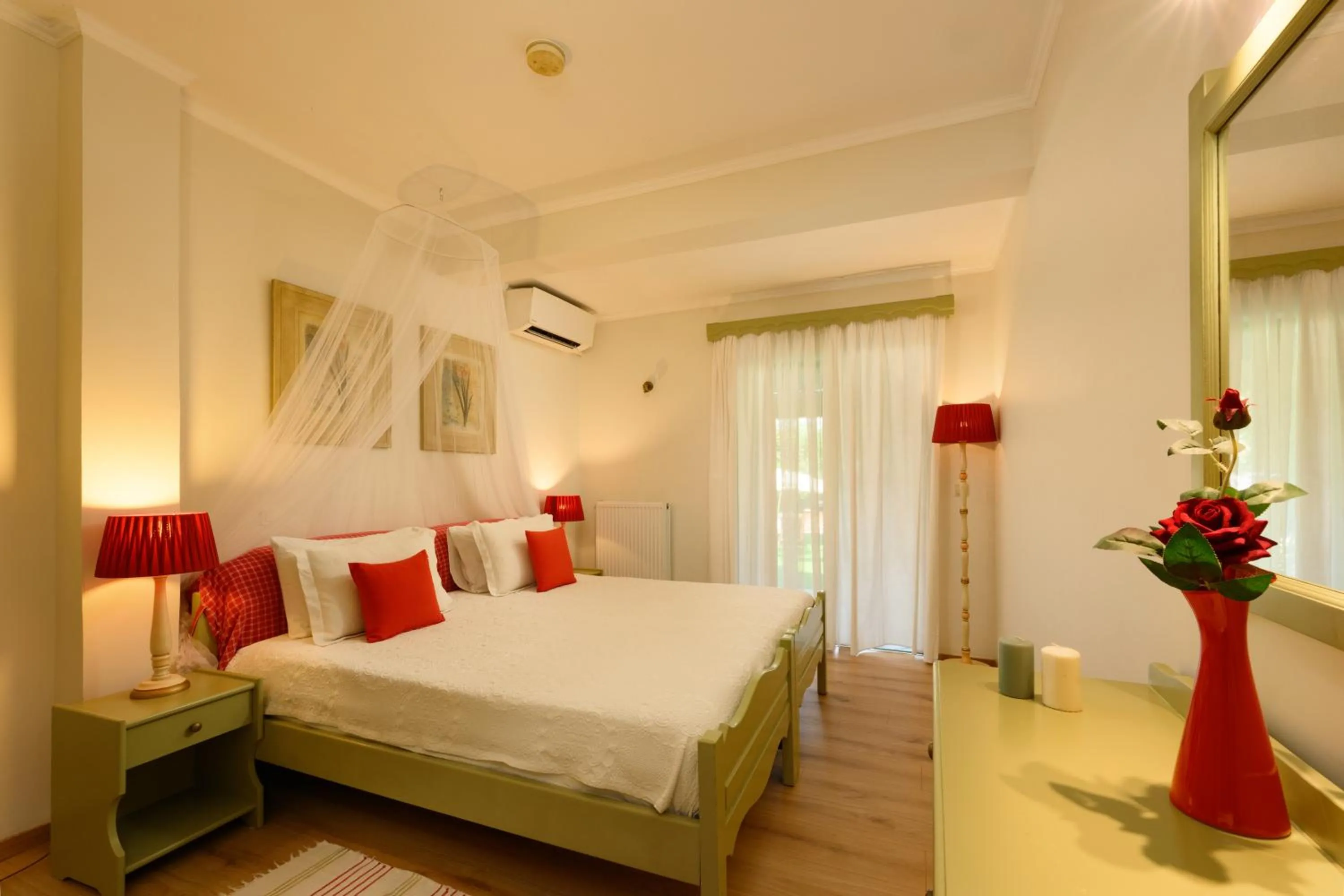 Bedroom, Bed in Isabella Country House