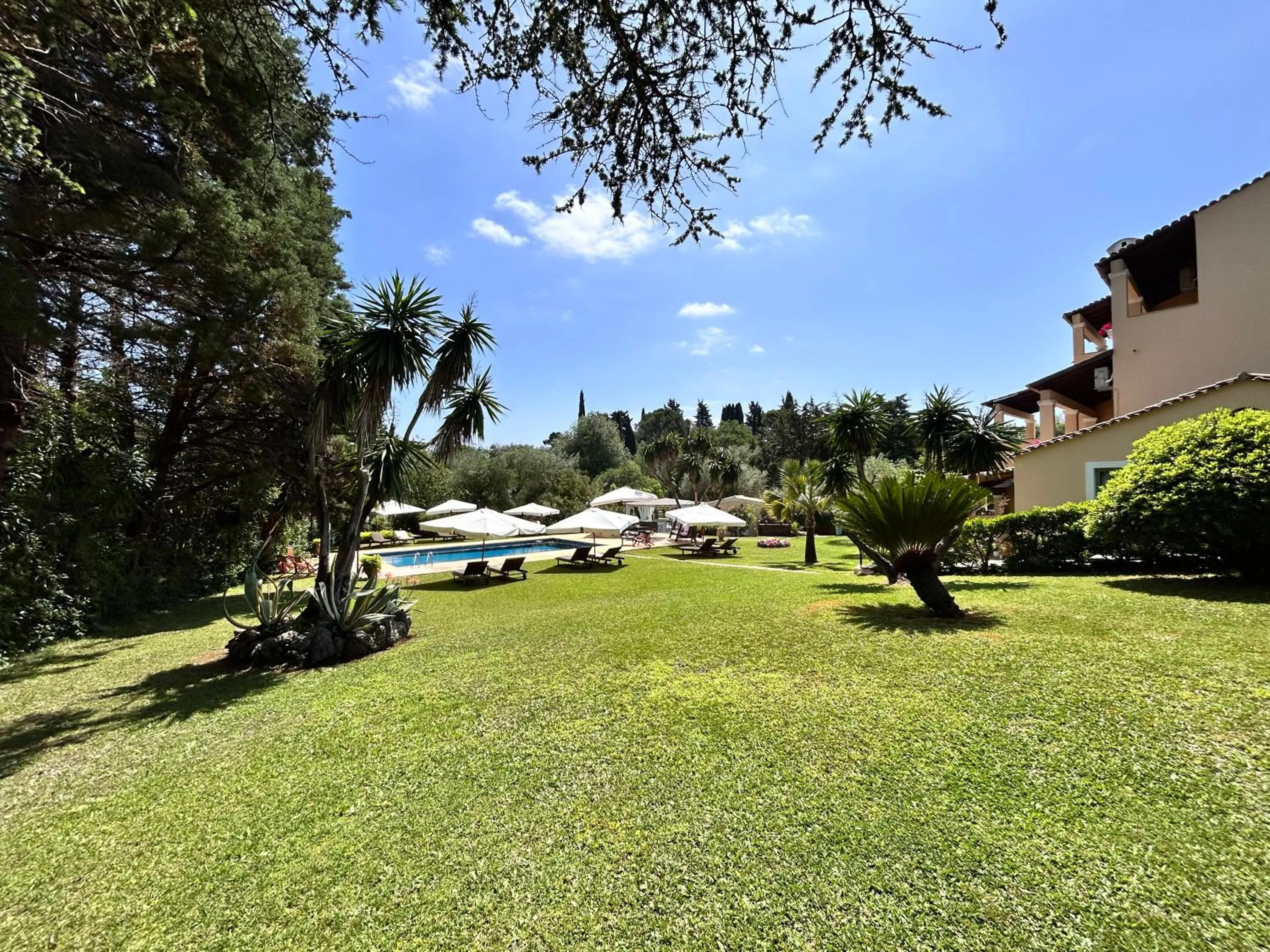 Property building in Isabella Country House
