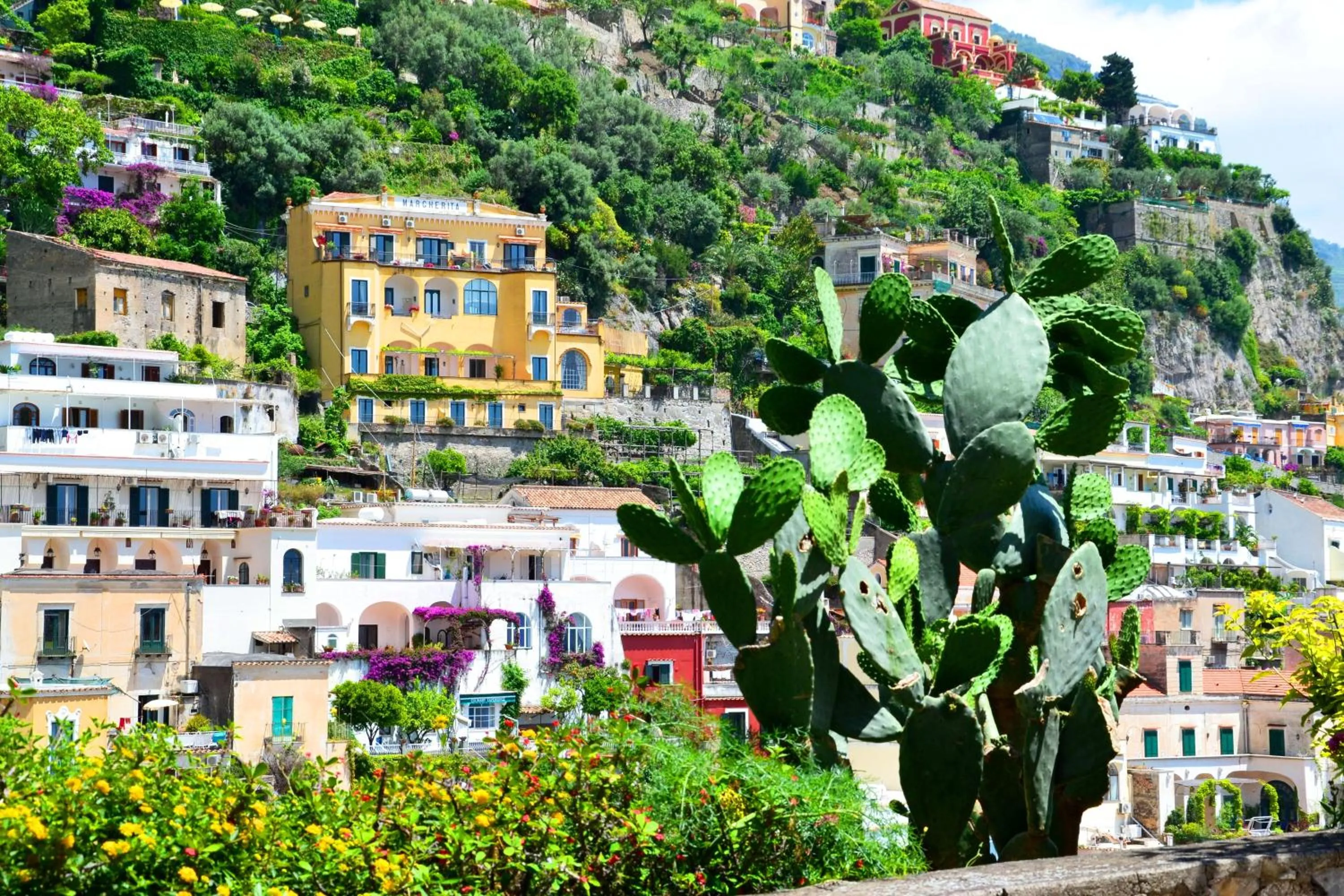 Facade/entrance in Palazzo Margherita