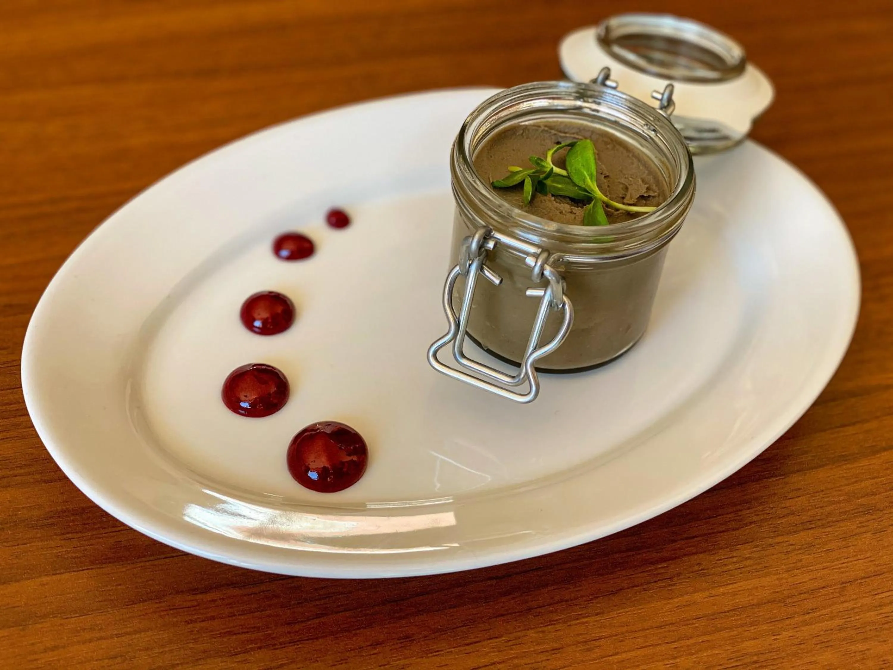 Food and drinks in Hotel Eminent