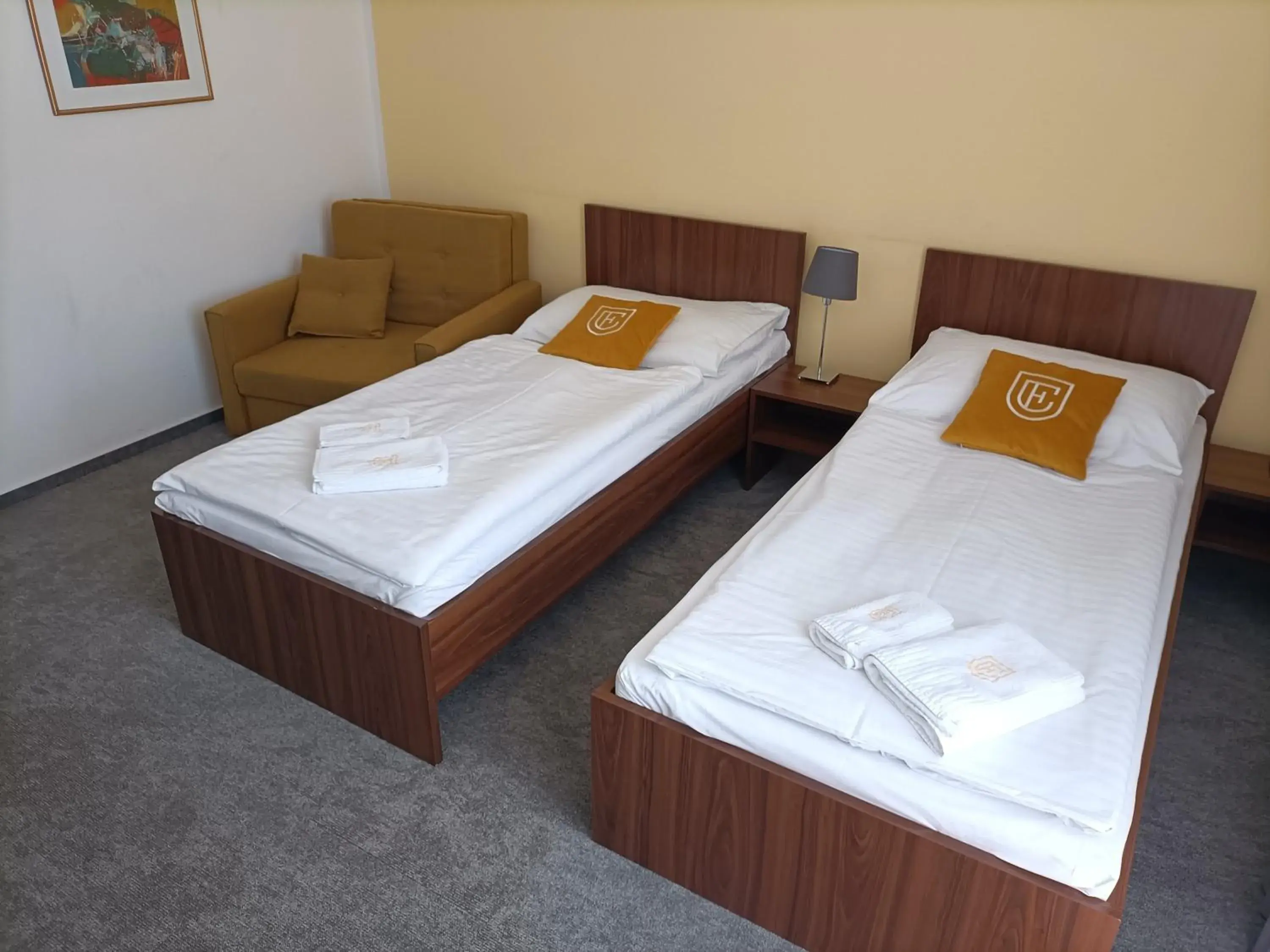 Twin Room with Extra Bed - single occupancy in Hotel Eminent Twin Room with Extra Bed - single occupancy in Hotel Eminent