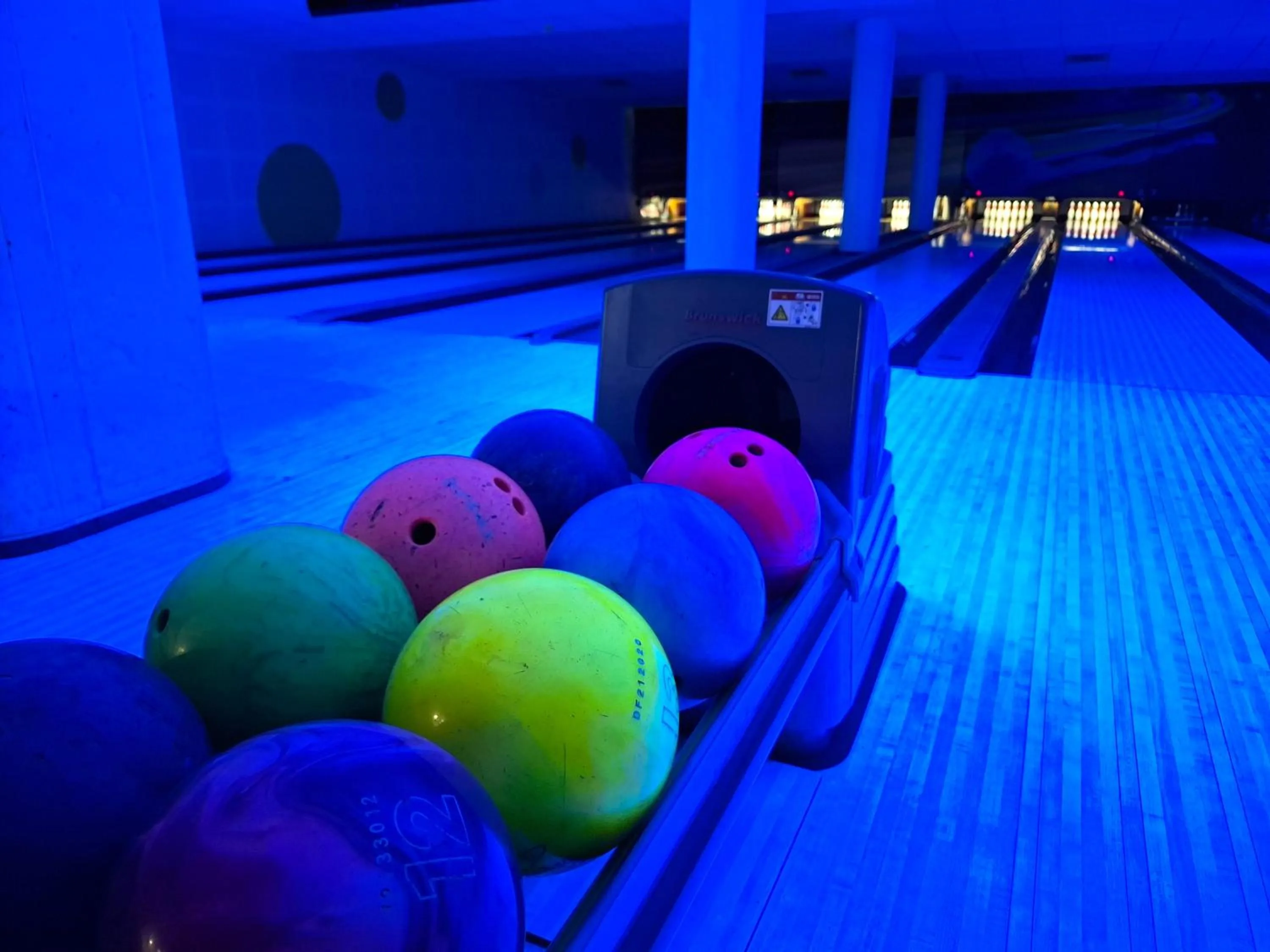 Bowling in Hotel Eminent