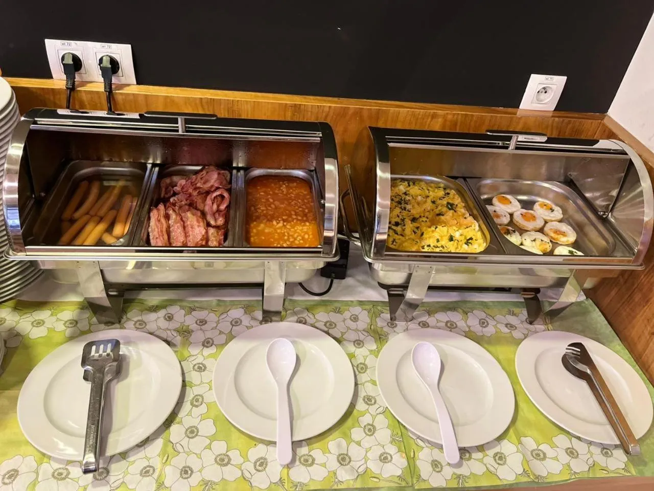 Breakfast in Hotel Eminent