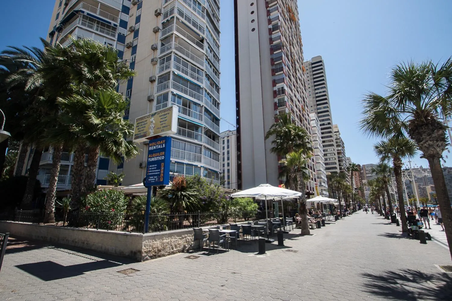 Property building in Apartamentos Torre Yago