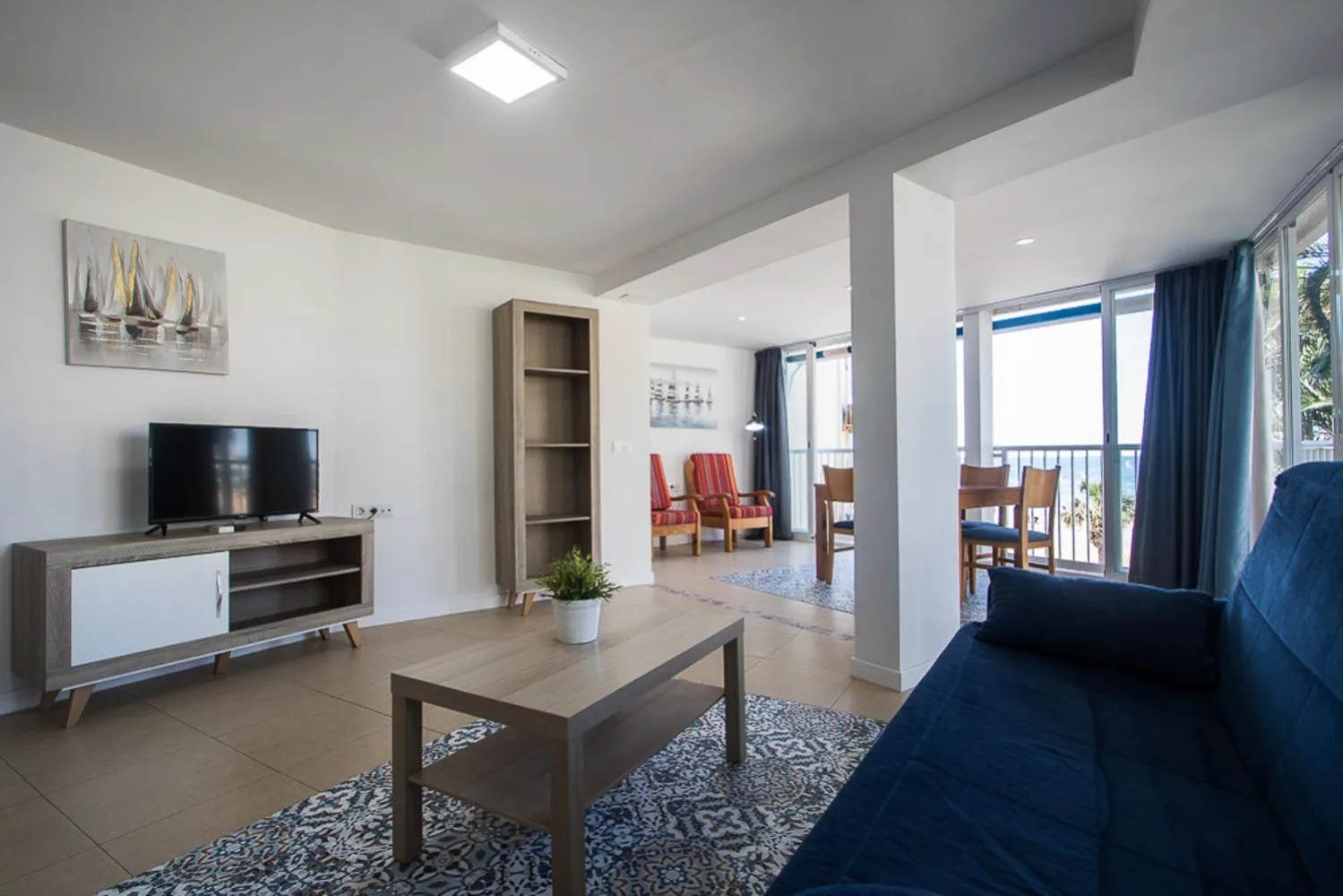 TV and multimedia in Apartamentos Torre Yago