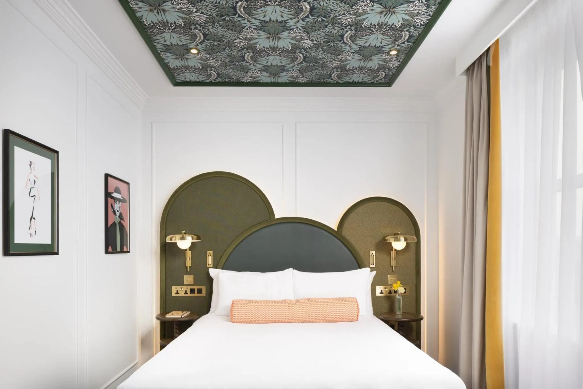 Photo of the whole room, Bed in The Welbeck Hotel by IHG