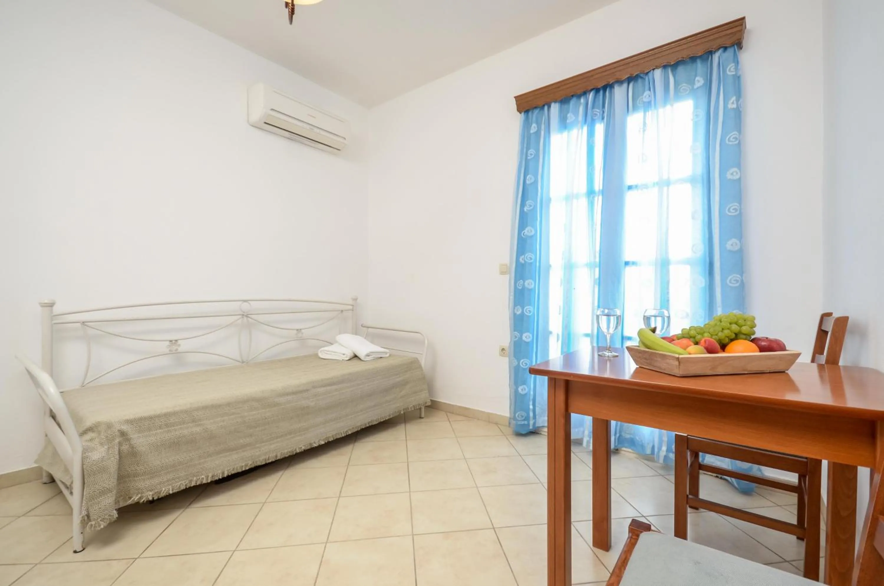 Living room, Bed in Asterias Studios