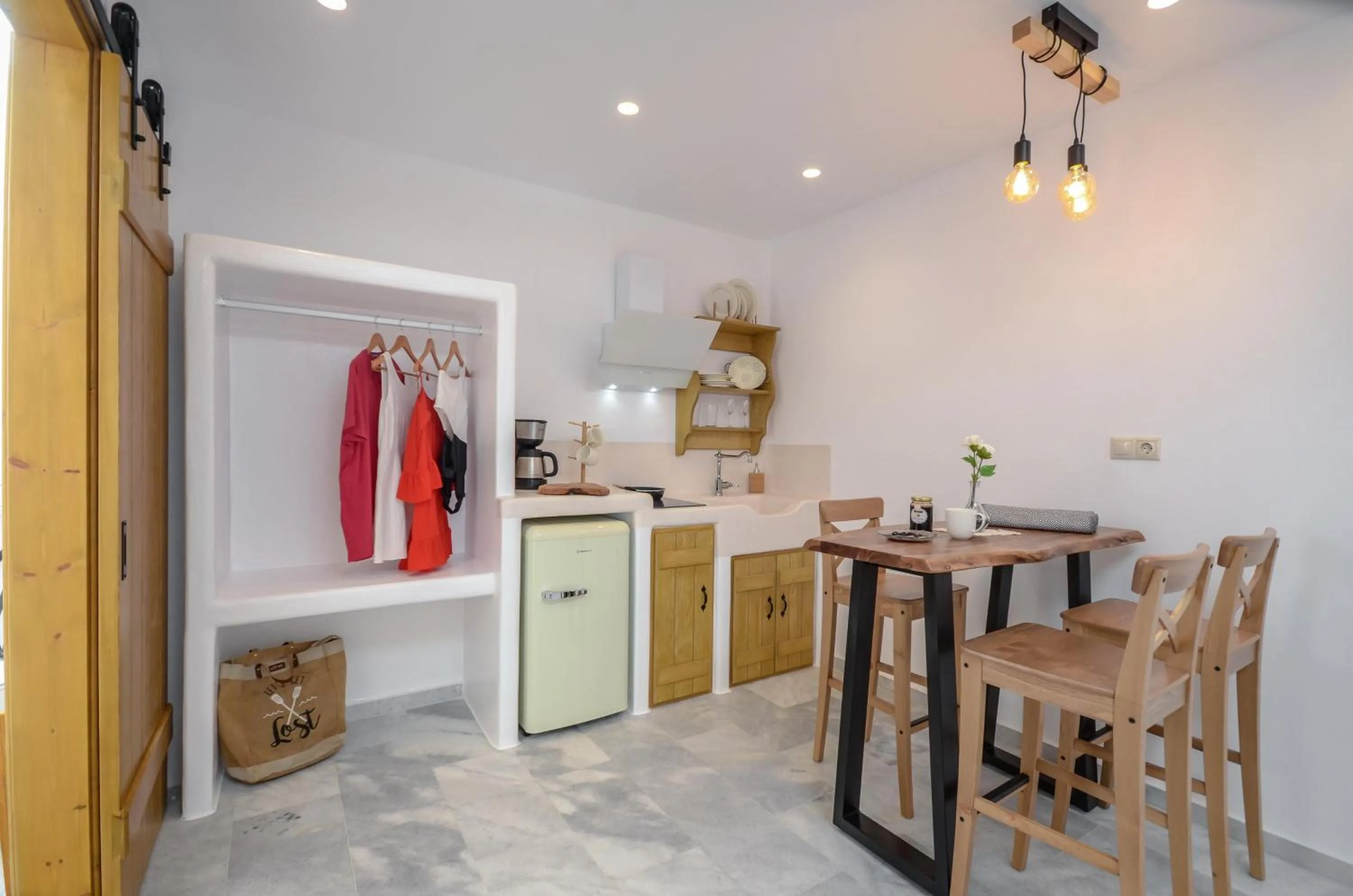 Coffee/tea facilities in Asterias Studios