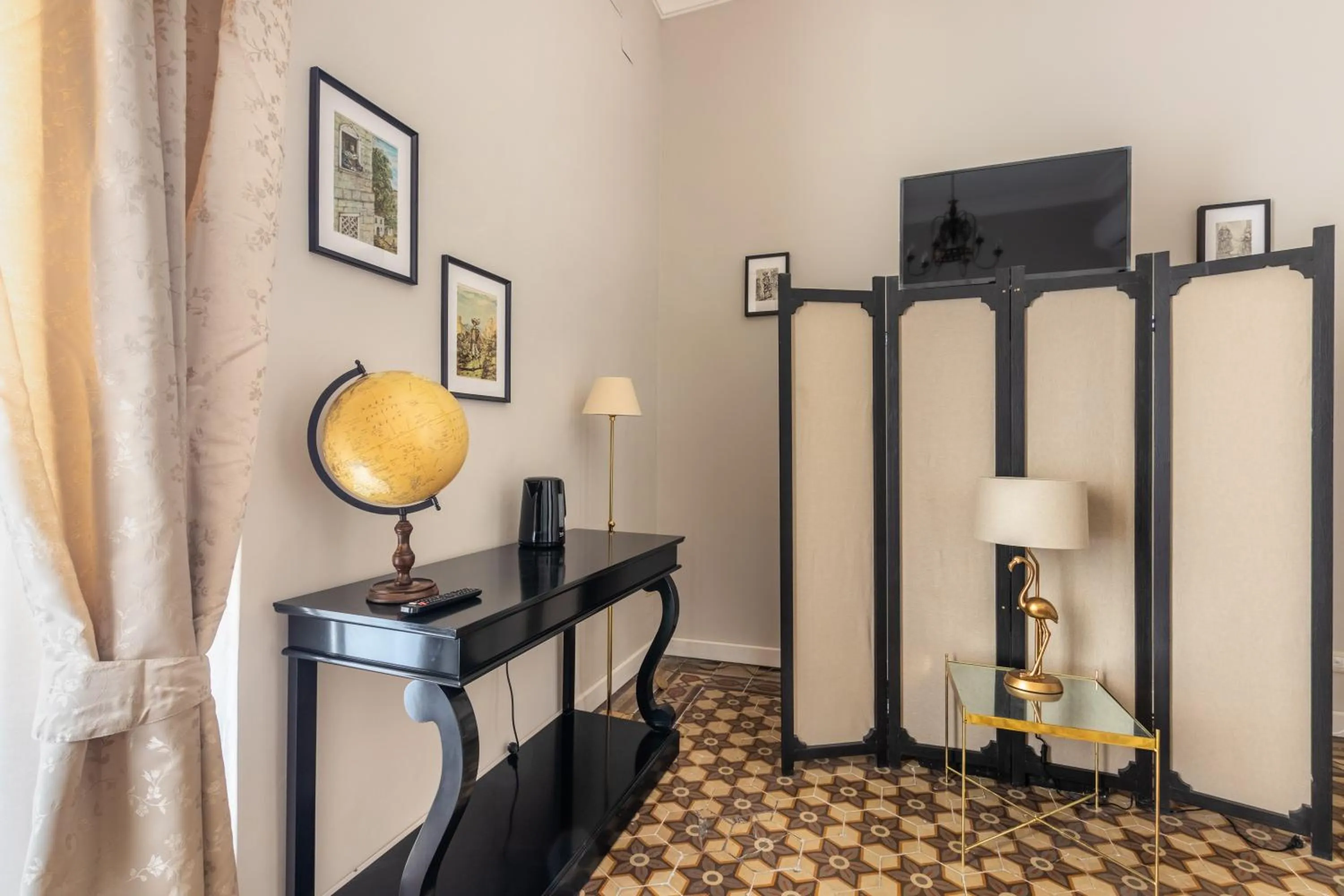 Photo of the whole room in Donna Maddalena