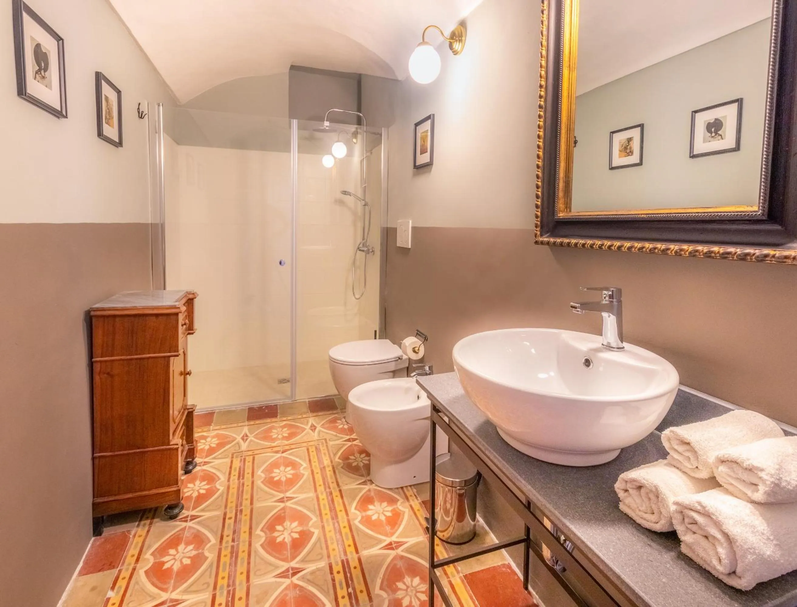 Shower in Donna Maddalena