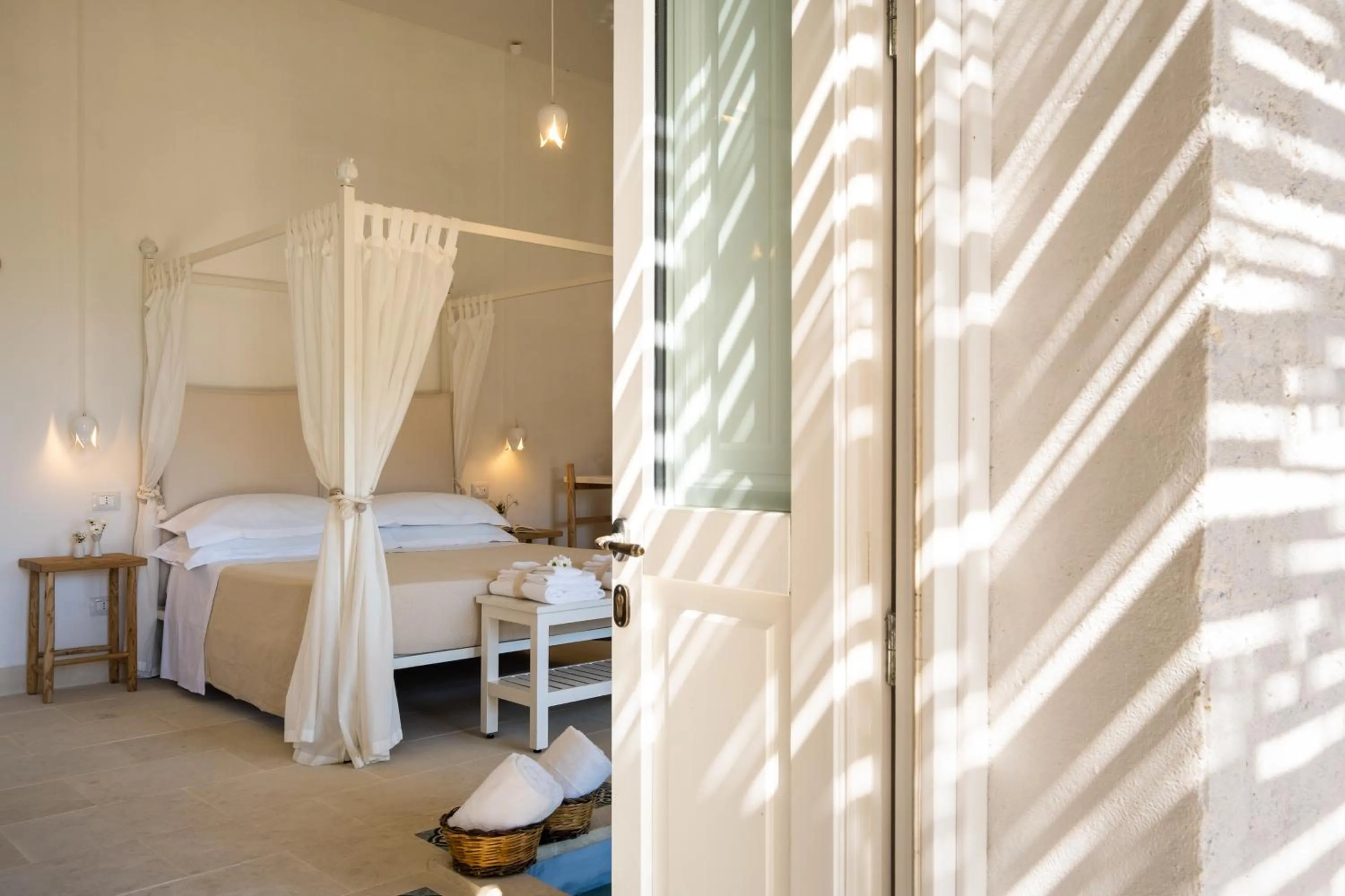 Decorative detail, Bed in Masseria Rauccio