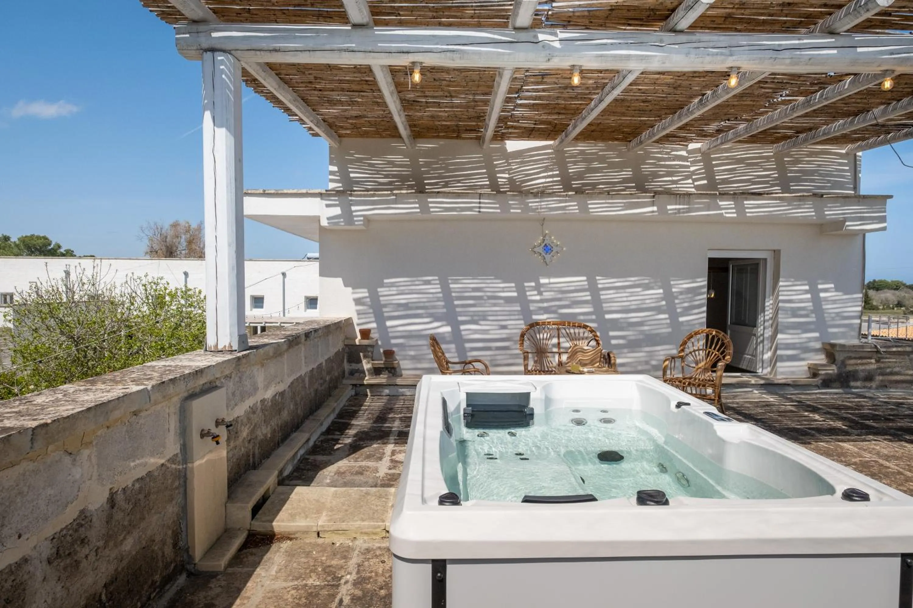 Open Air Bath in Masseria Rauccio