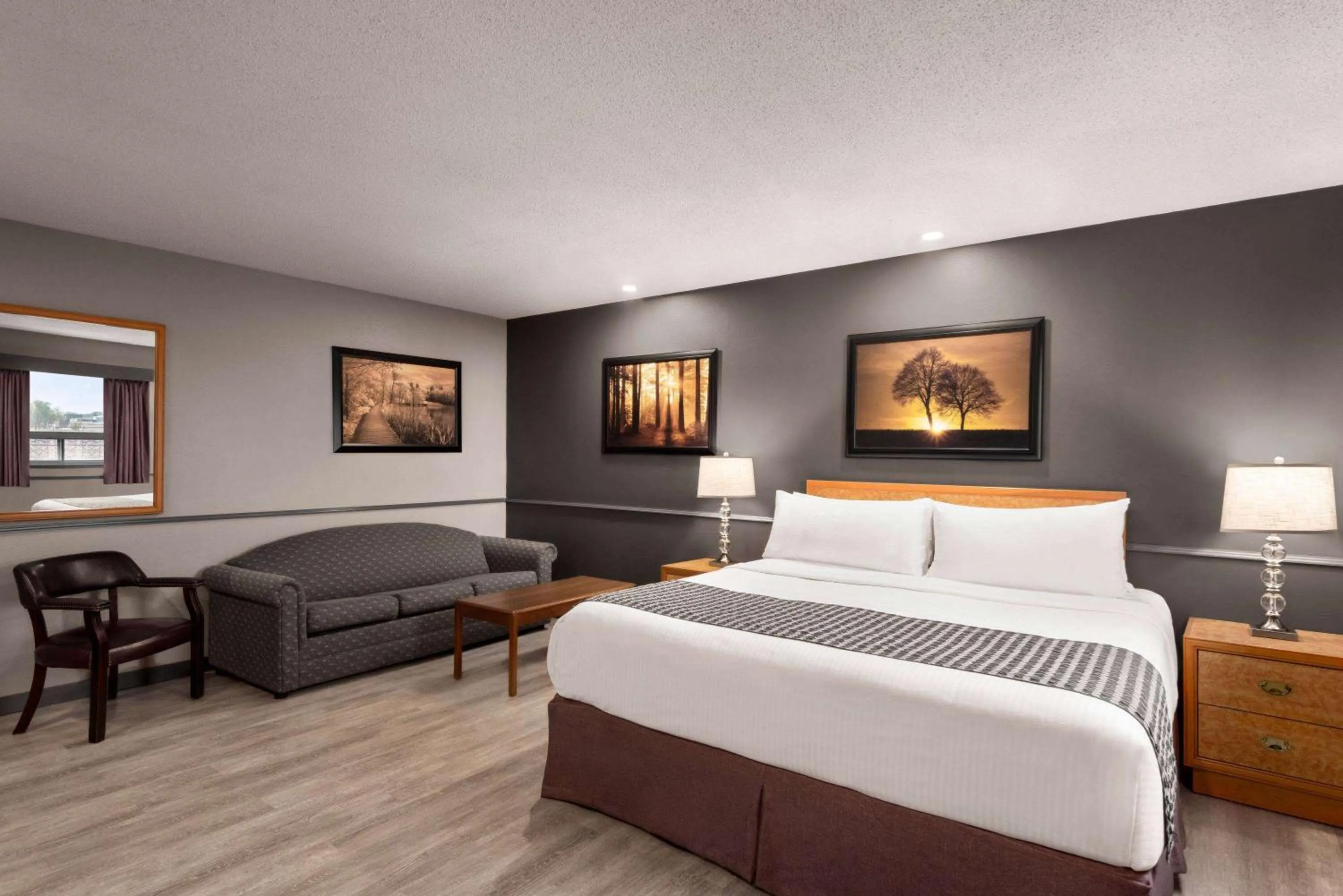 Photo of the whole room, Bed in Travelodge by Wyndham Brandon